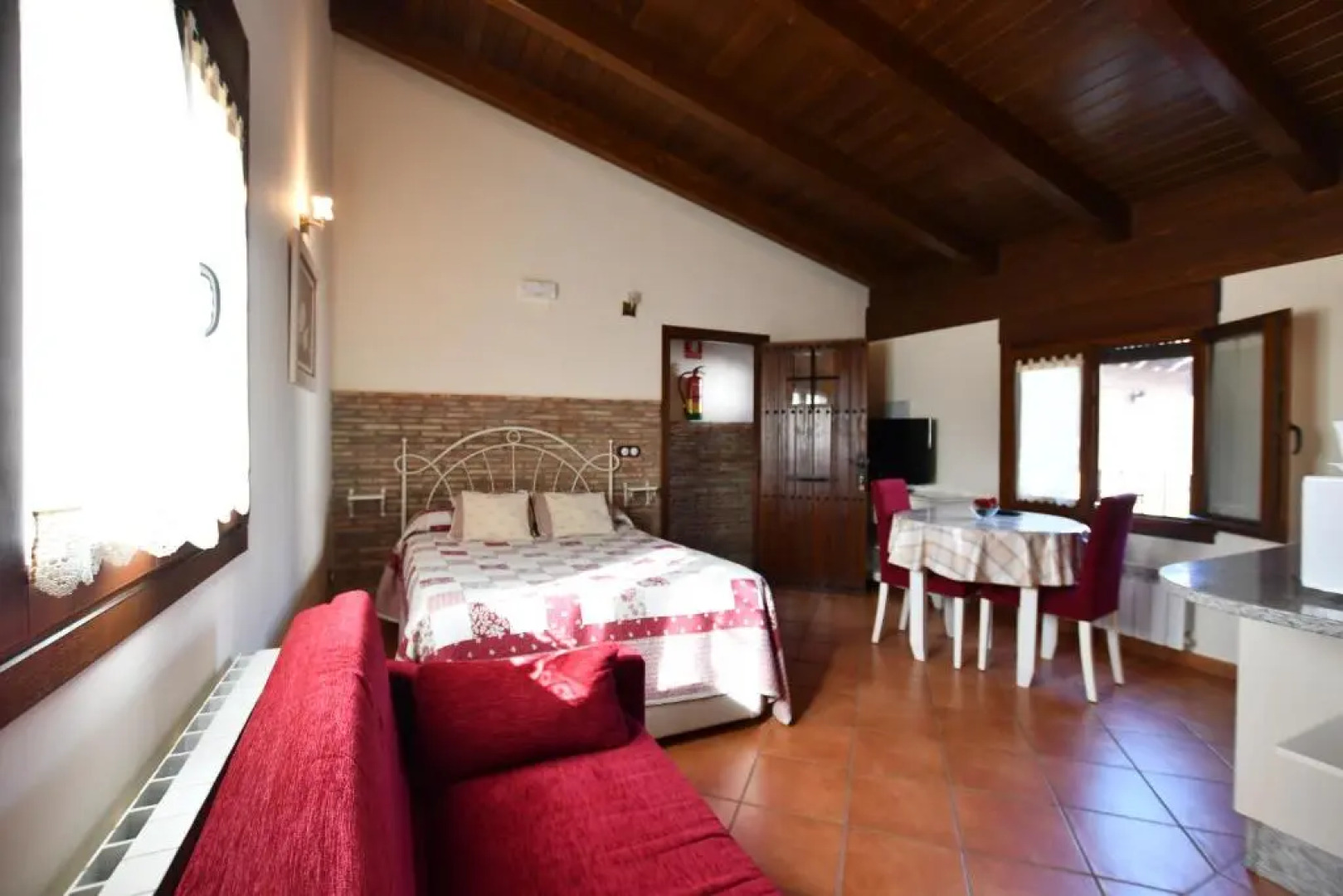 Apartamentos Turísticos Sanahuja