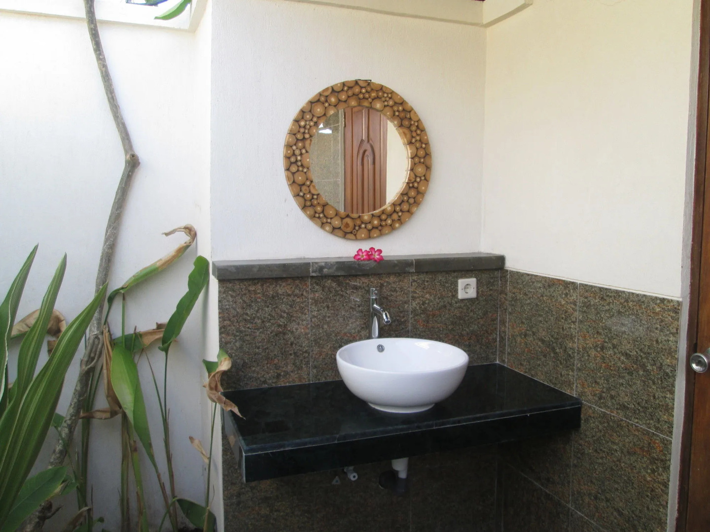 The Tanis Beach Resort Nusa Lembongan