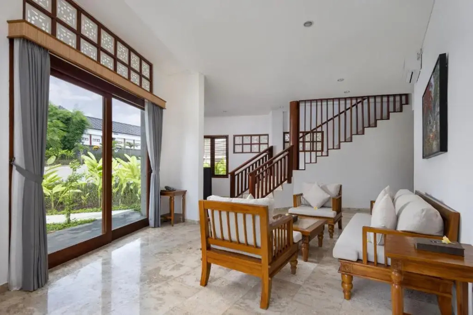 Swan Paradise A Pramana Experience