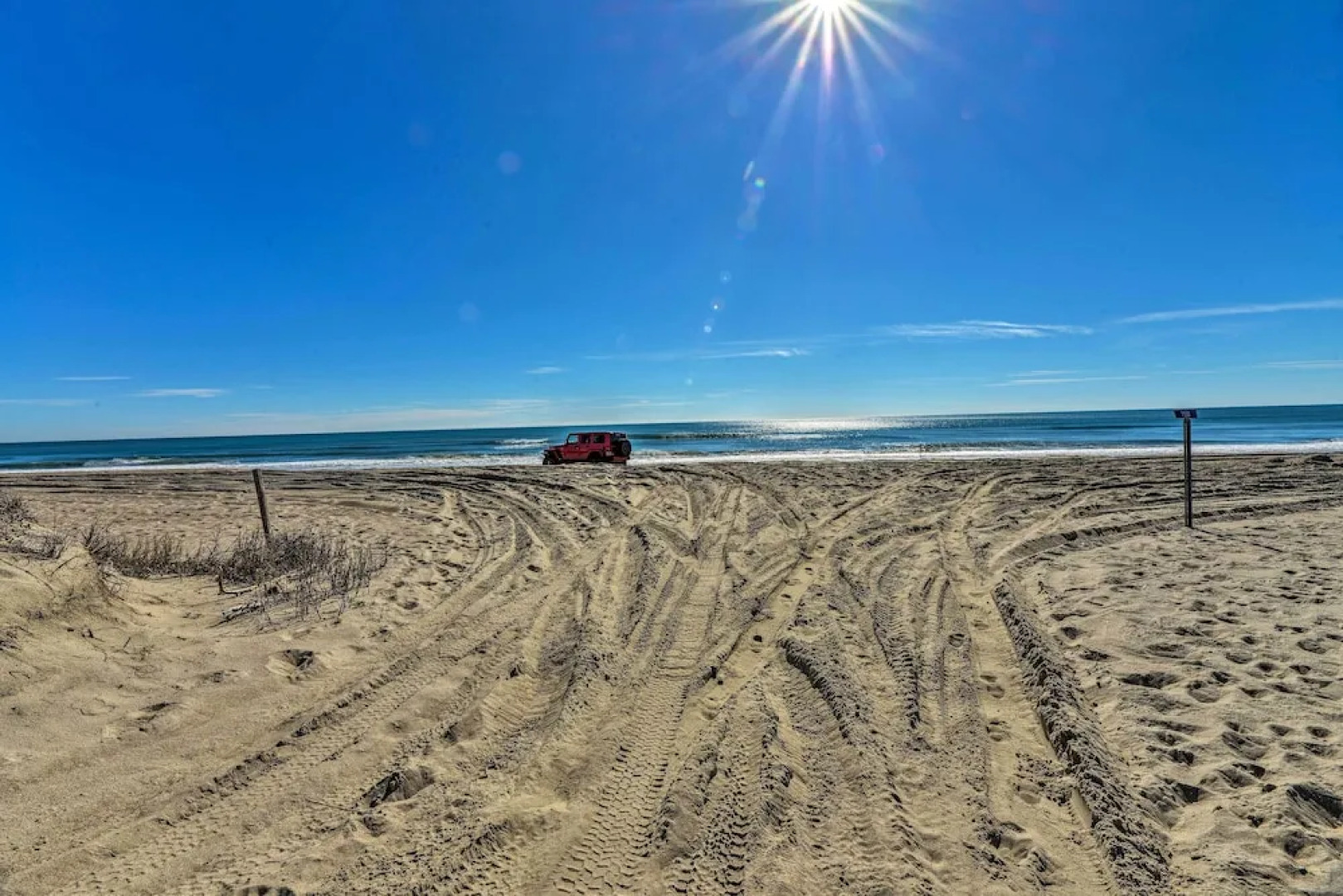 1 Ocean Fun:' Emerald Isle Apt, Steps to Beaches!