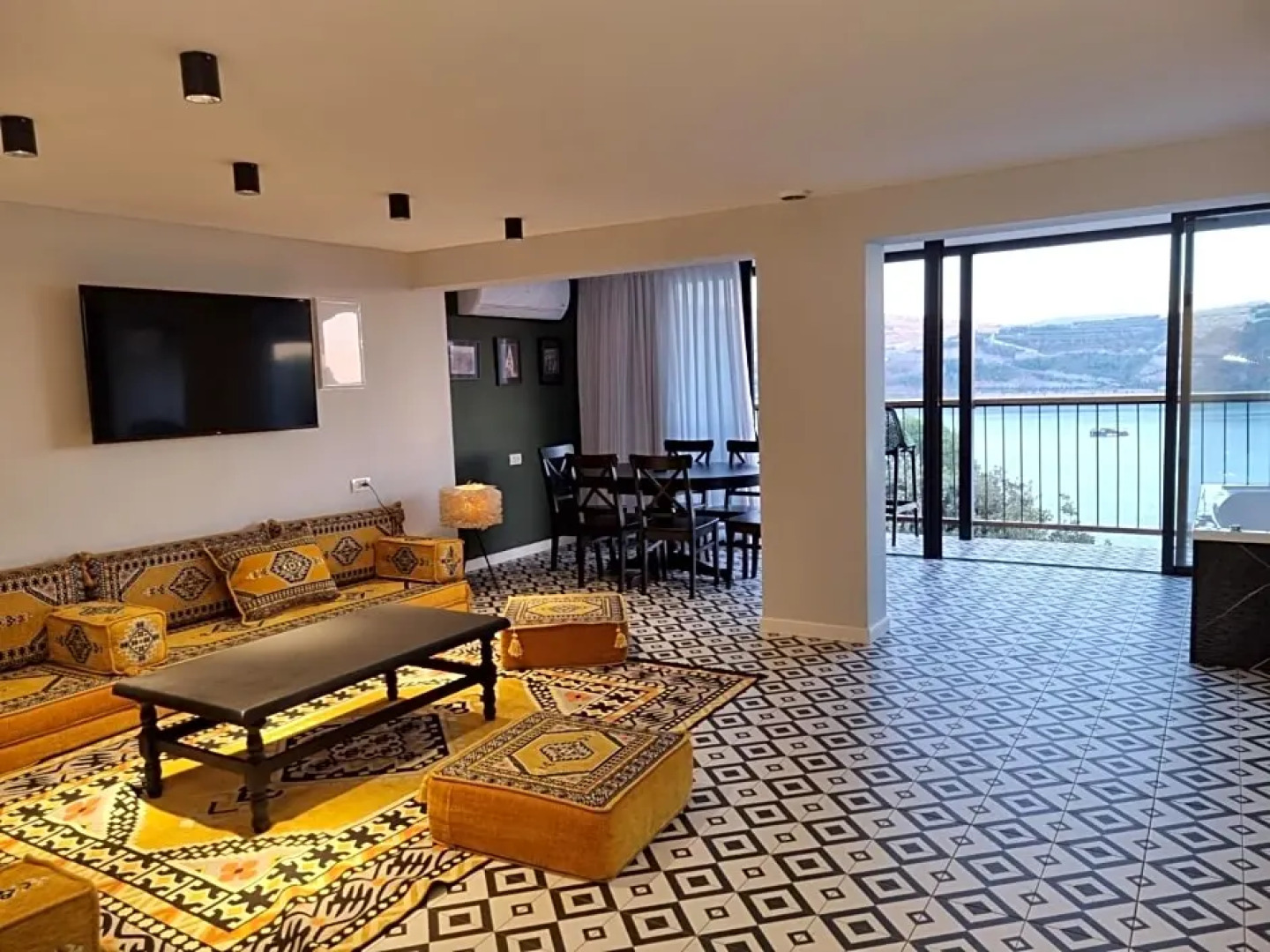 Birka - Lamis Suite צימר על גדות בריכת רם ברמת הגולן