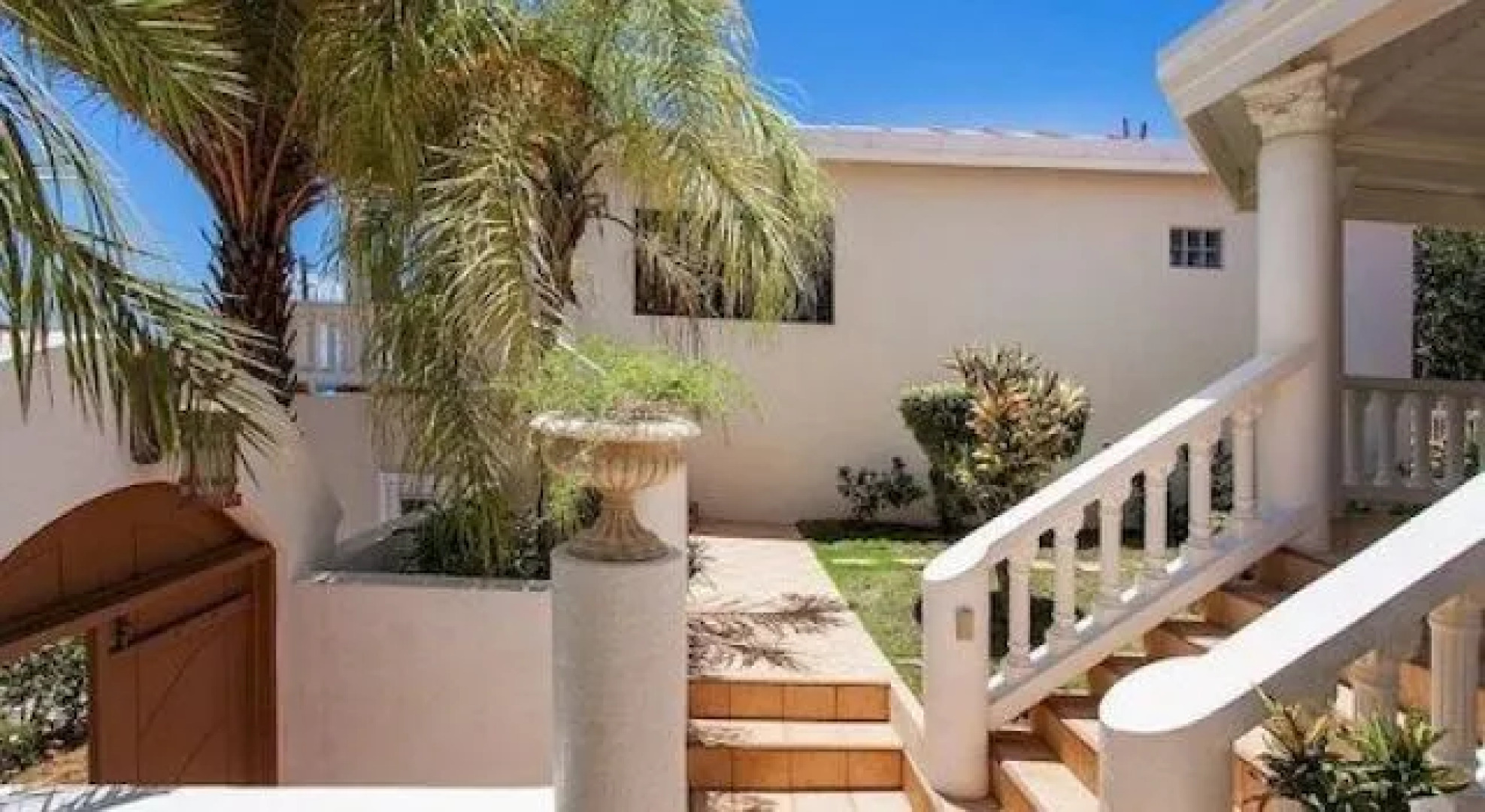 Secret's Oceanfront Vacation Villa