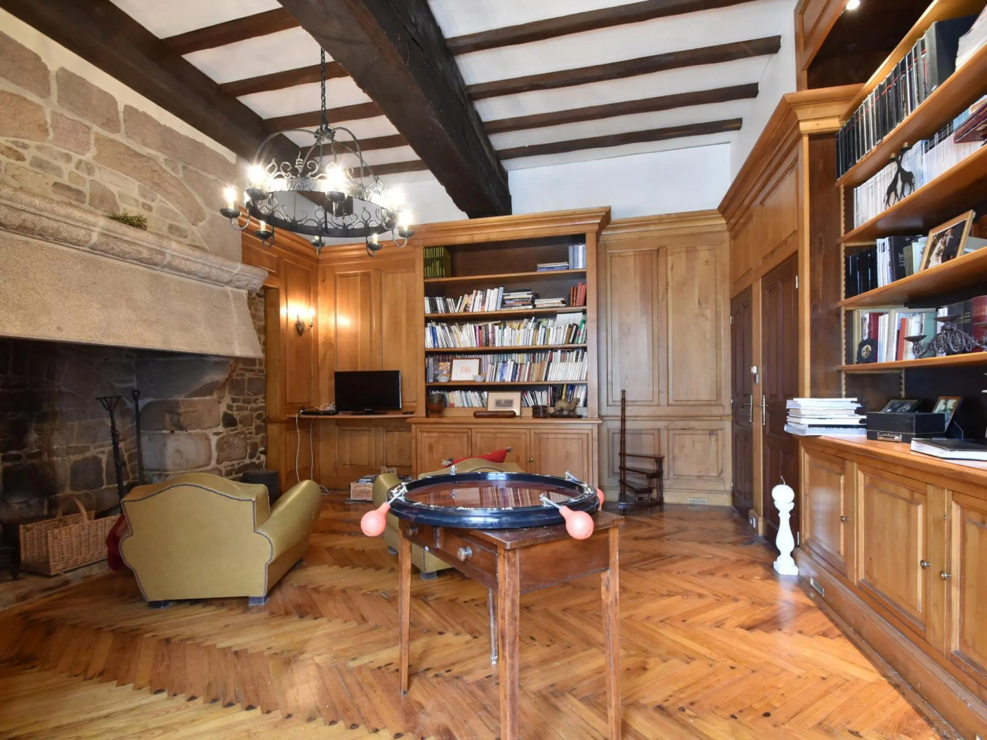 Heritage Mansion in Brittany with Terrace