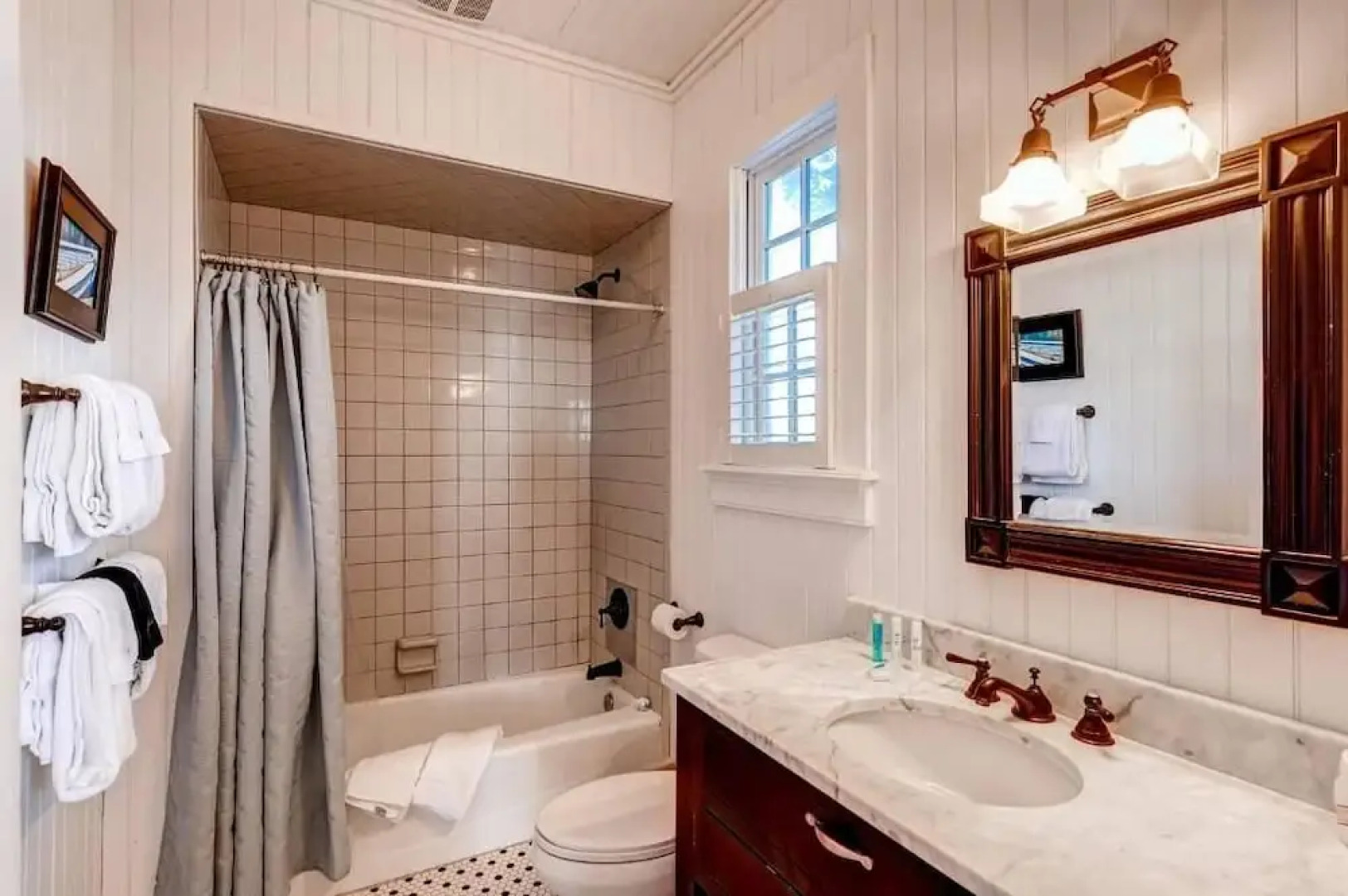 Captain Charlie s 1 3 Bedroom Holiday Home By Bald Head Island