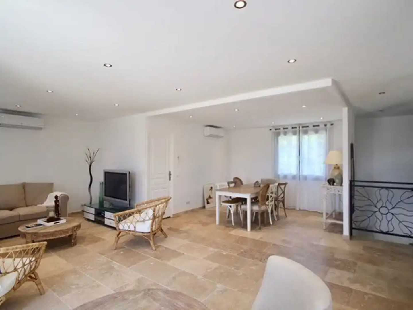 Inviting Holiday Home in La Croix Valmer With Swimming Pool