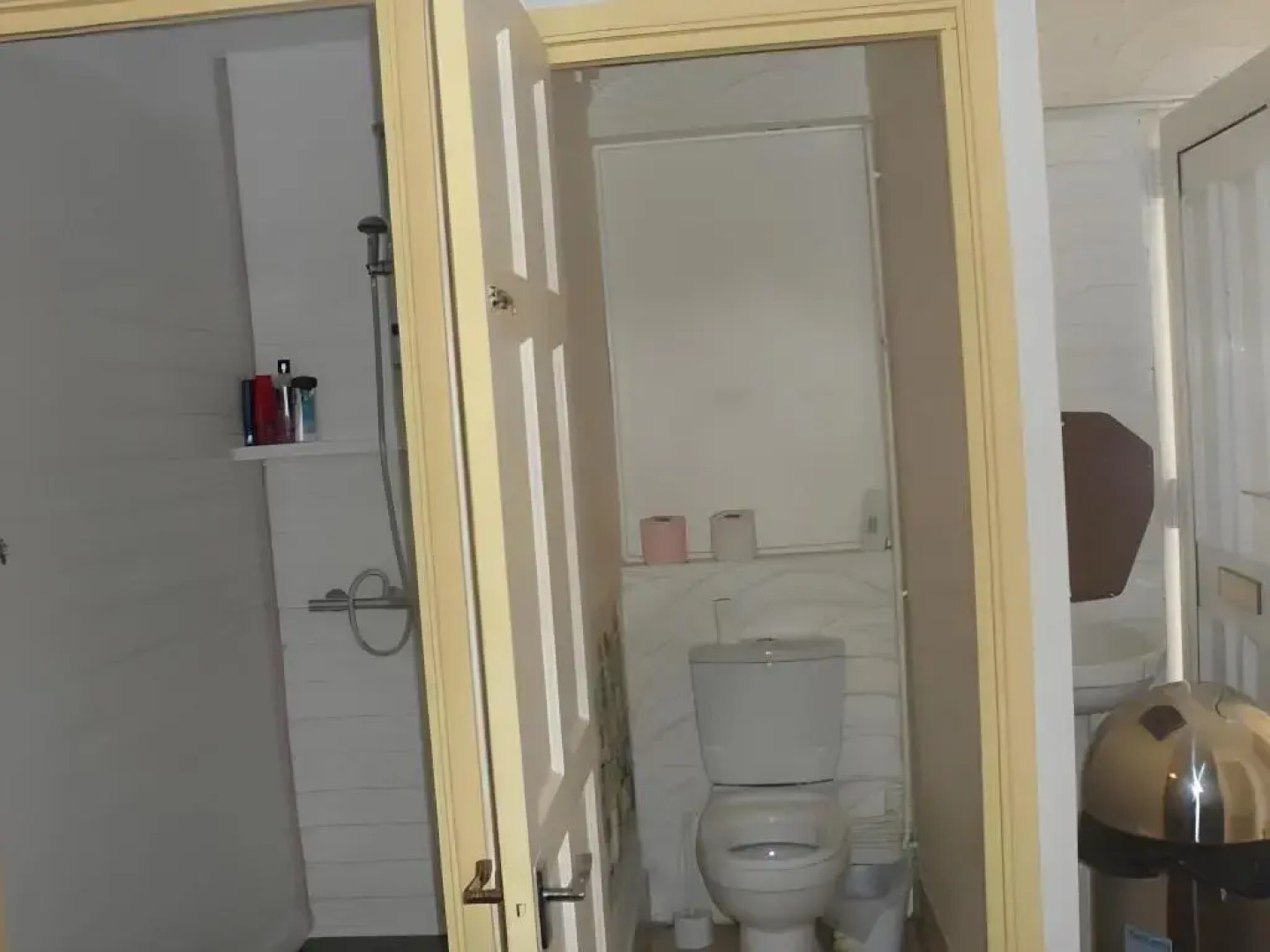 Swan Inn, Heathrow Airport