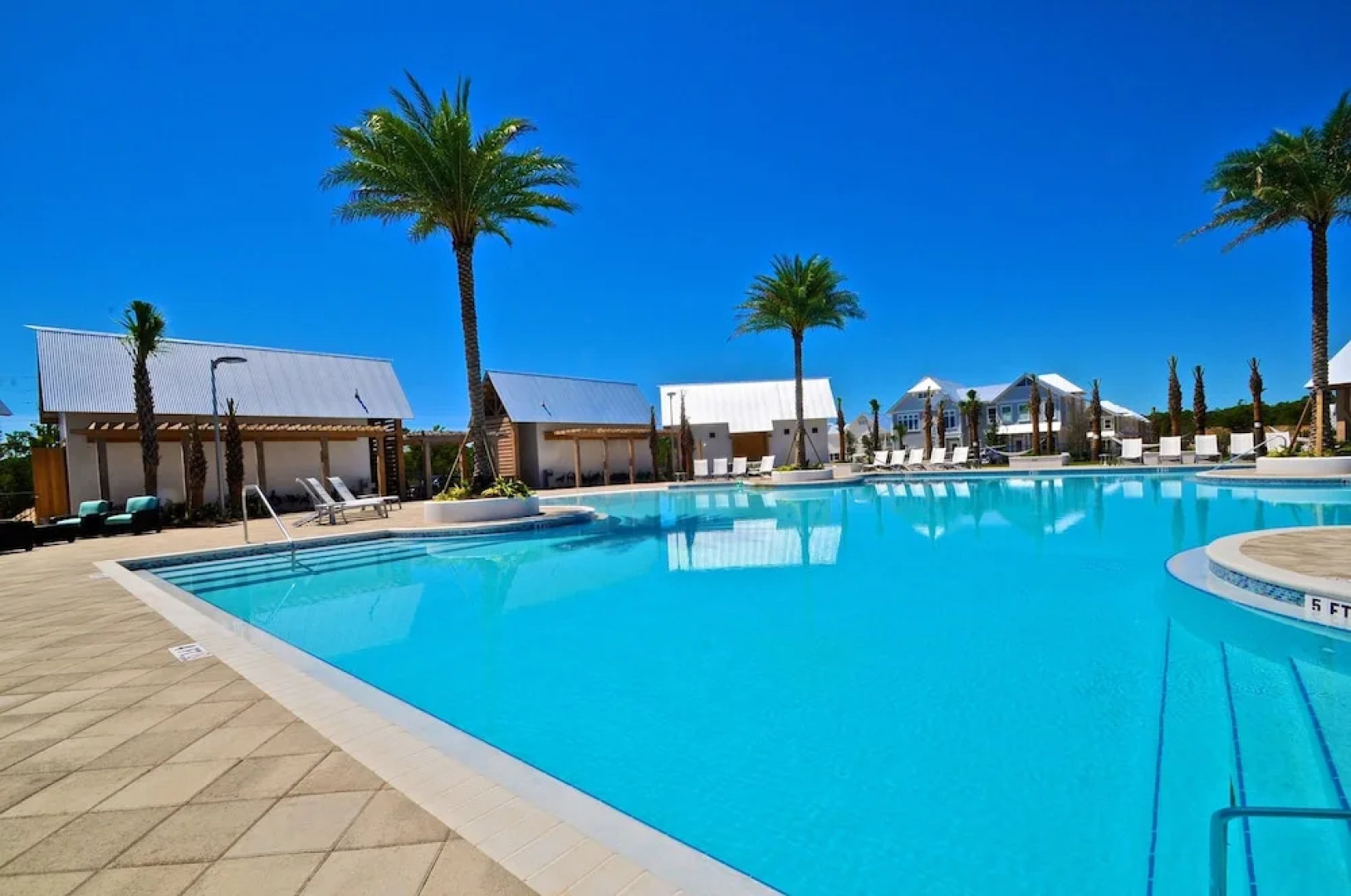 Time to Chill 3 Bedroom Condo By Coastal Dreamin