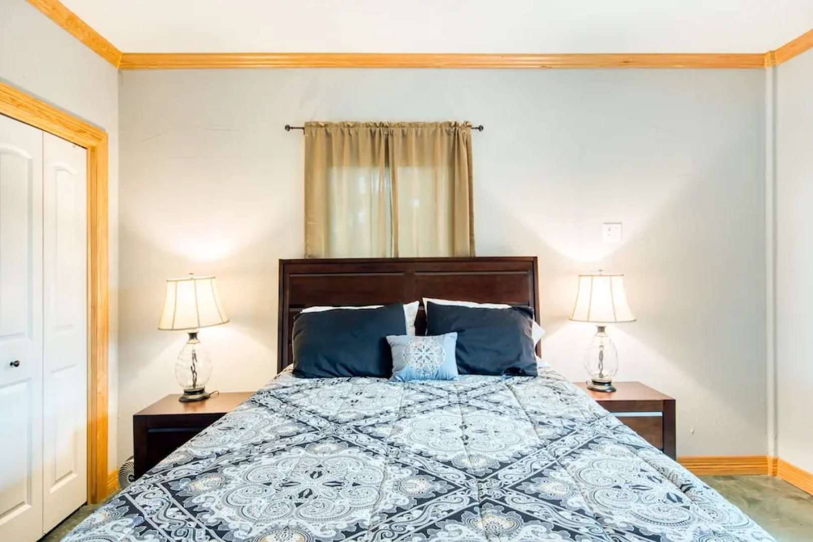 River Oaks Lookout - Unit B