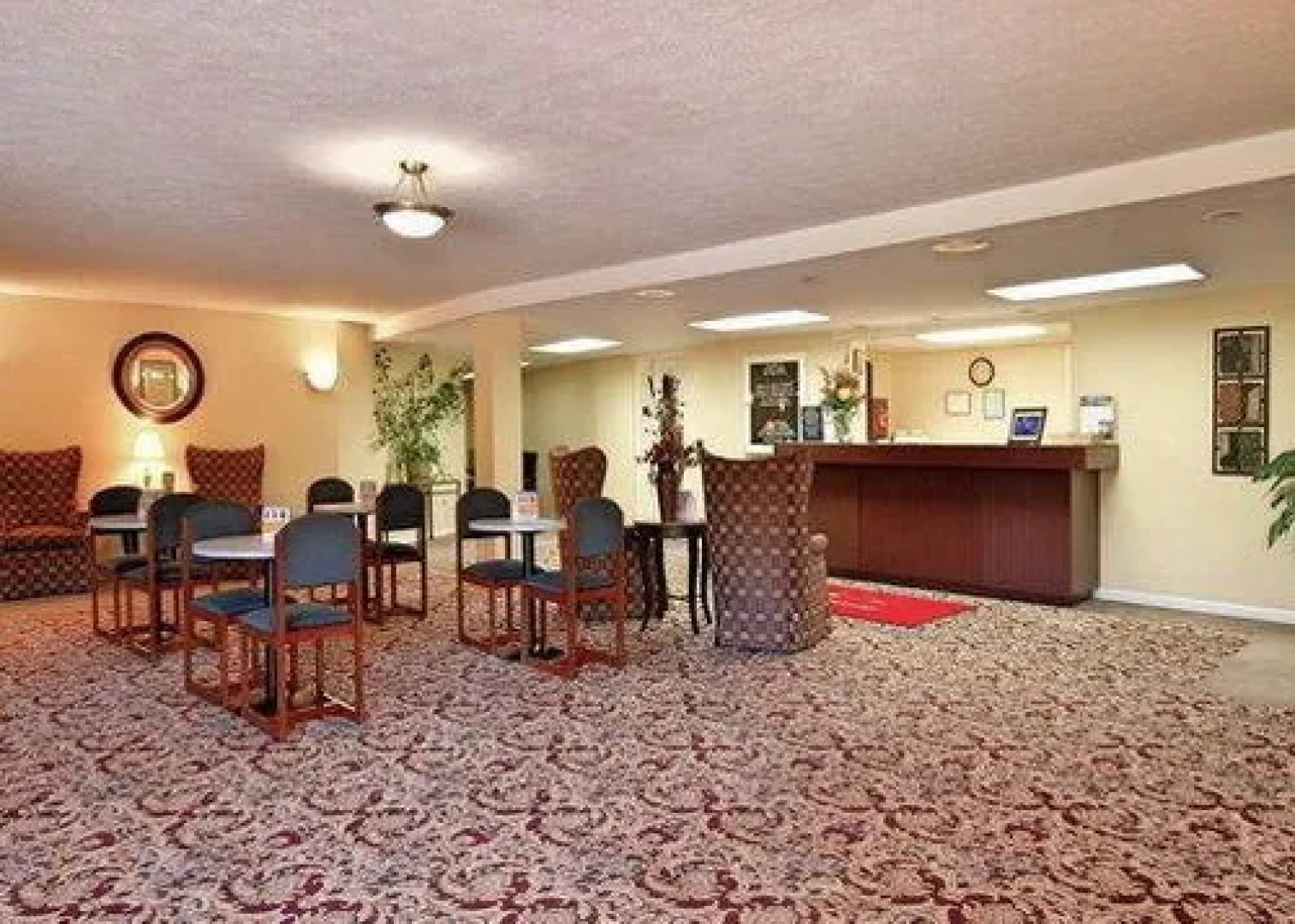 Econo Lodge Inn & Suites Groton