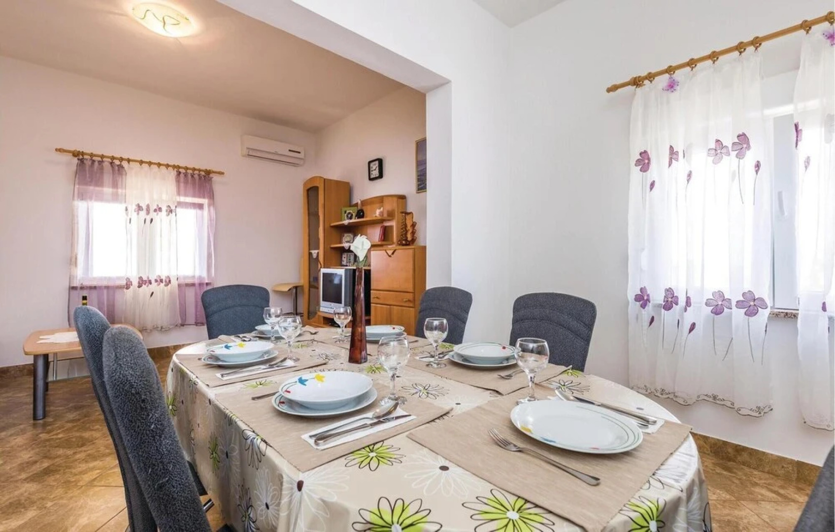 Stunning Apartment in Lukovo Sugarje With 2 Bedrooms