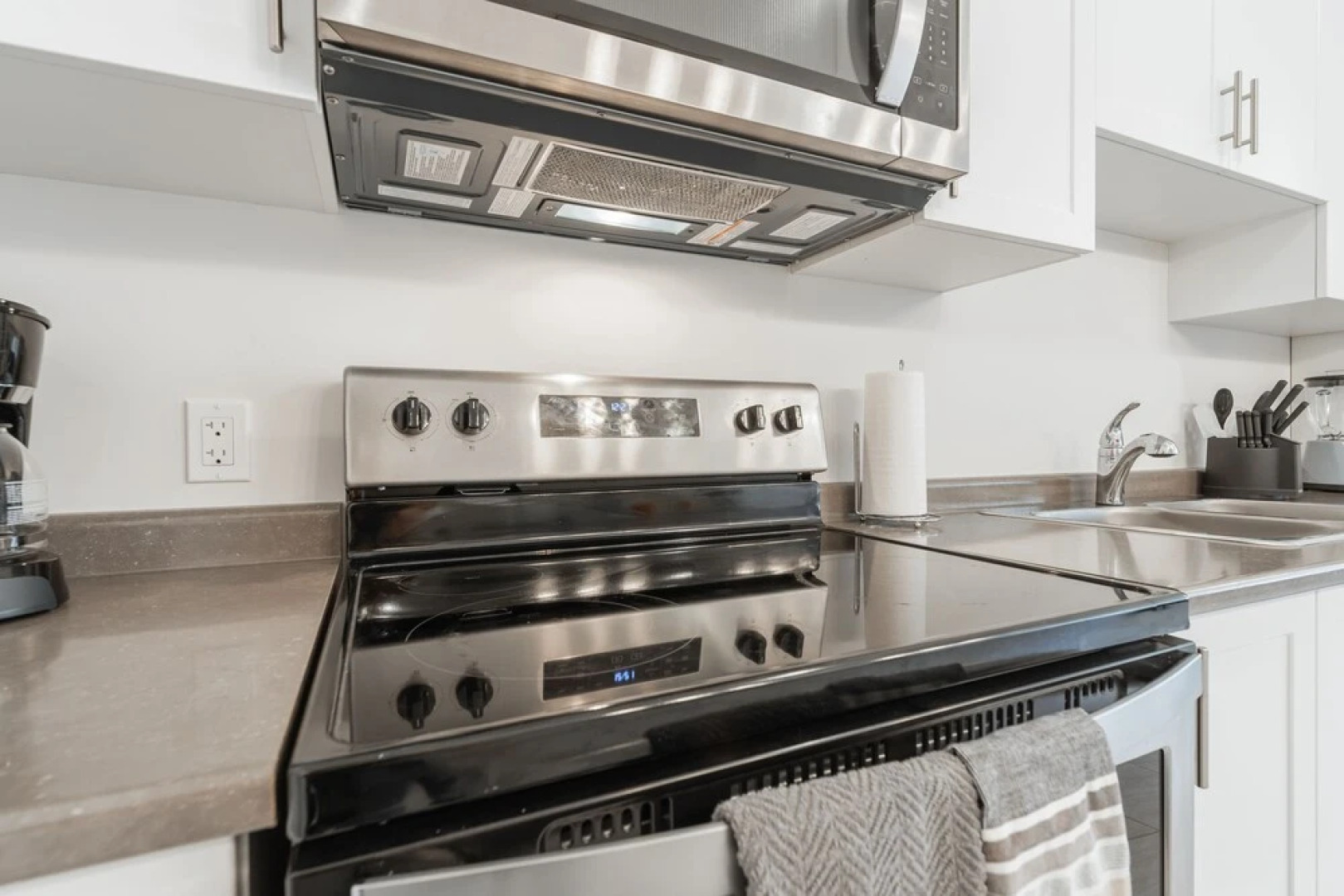 Luxurious Brand New Four Bedroom Townhouse