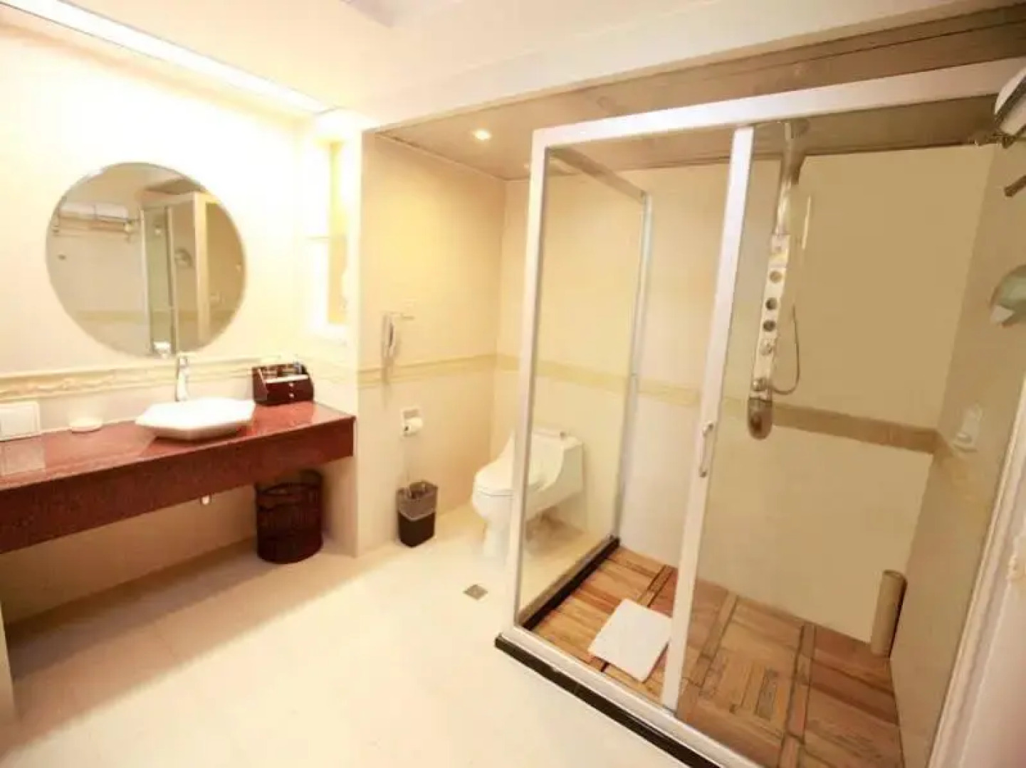 Kunming Lake View Hotel