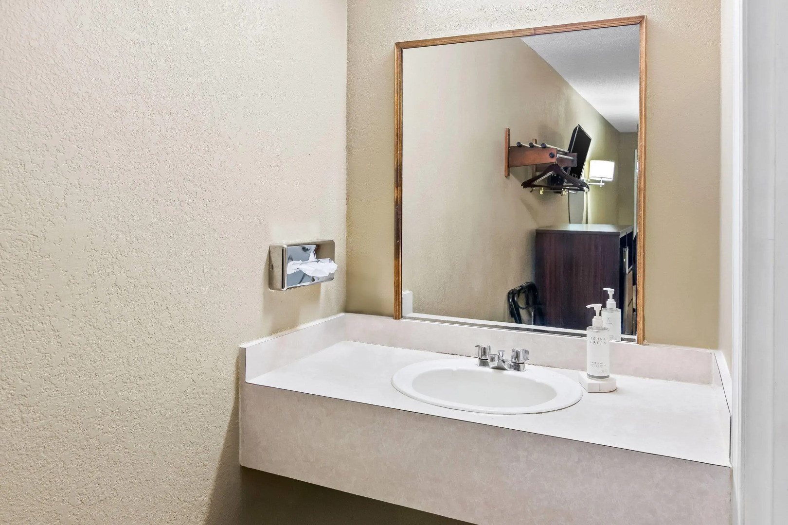 Super 8 by Wyndham Columbia SC / Ft. Jackson