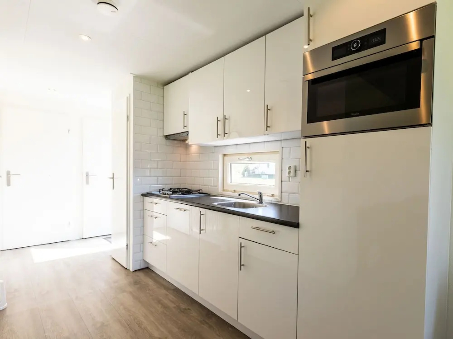 Modern chalet with dishwasher, only 18 km. from Rotterdam