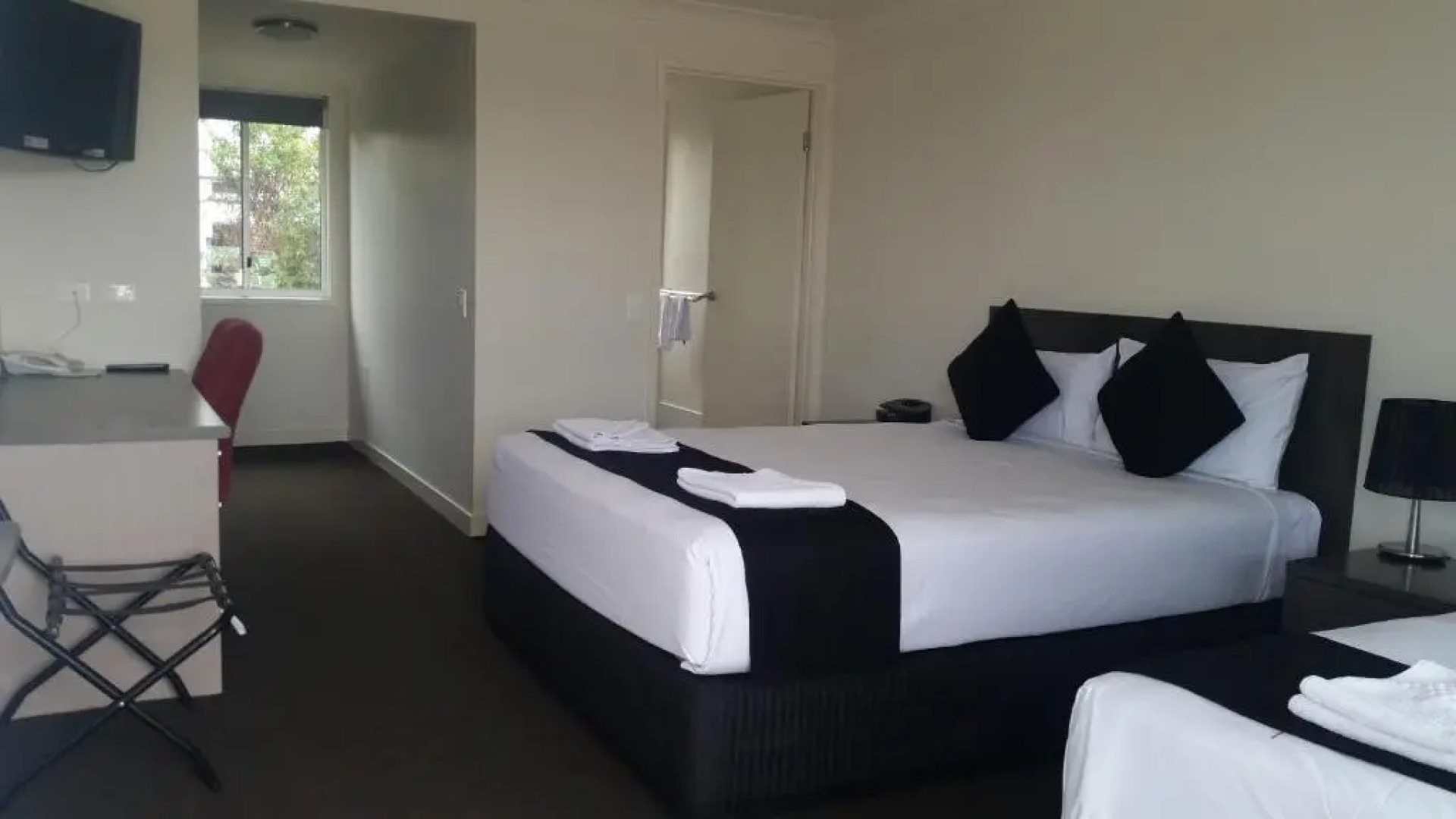 Dooleys Capella Tavern and Motel