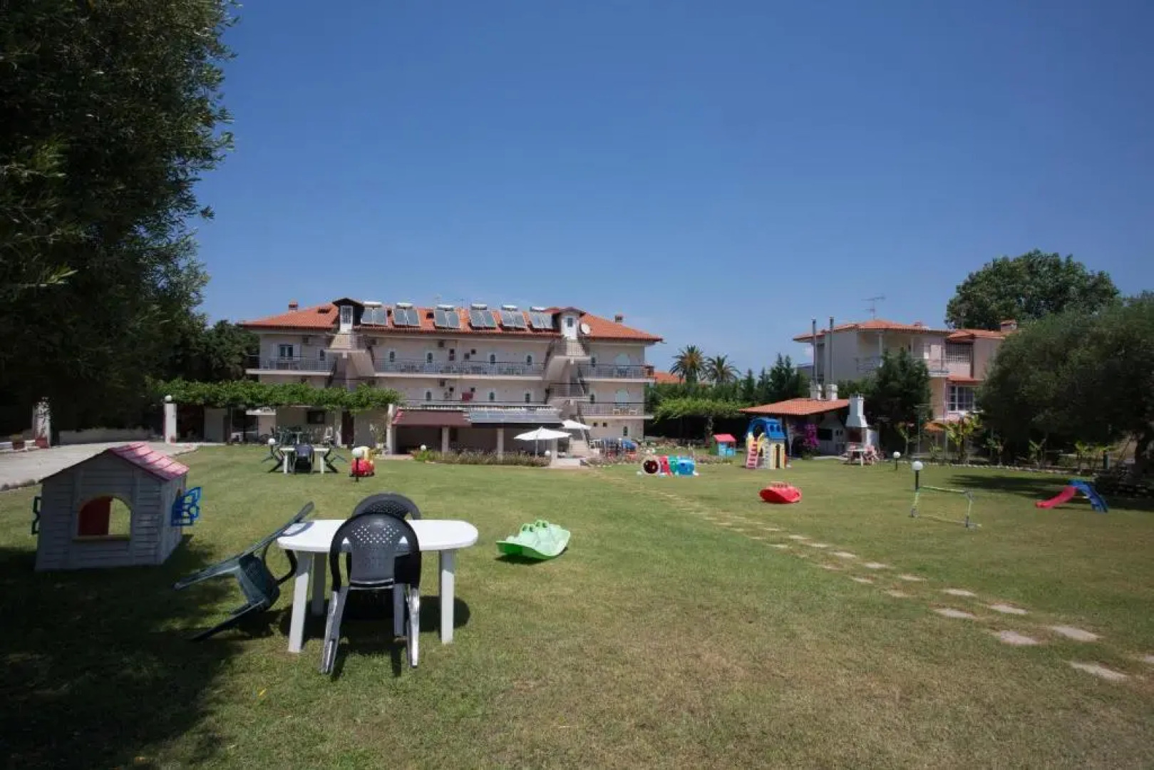 Theramvos Studios By Thomas