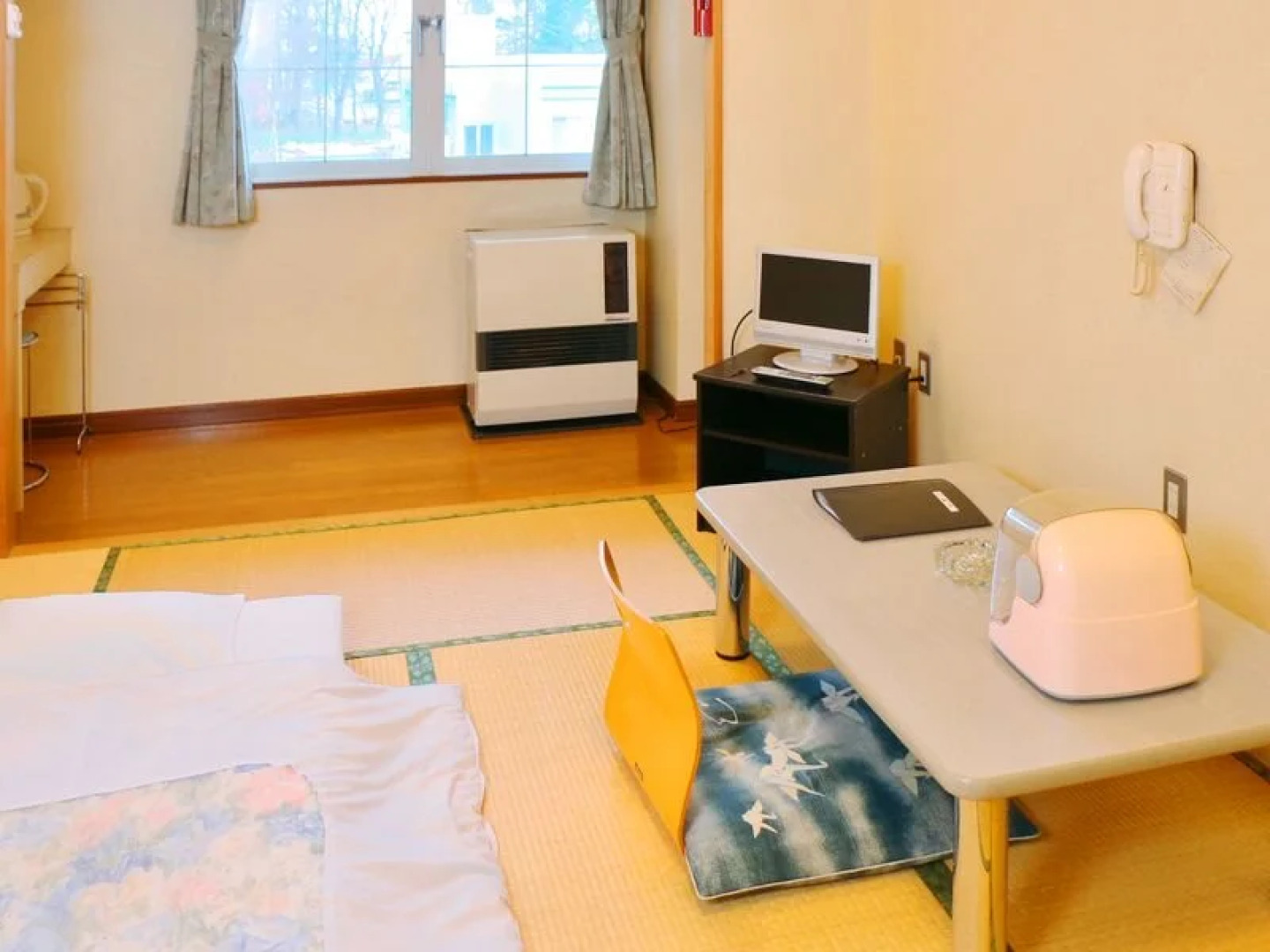 Lake Saroma Hotel Lake Palace