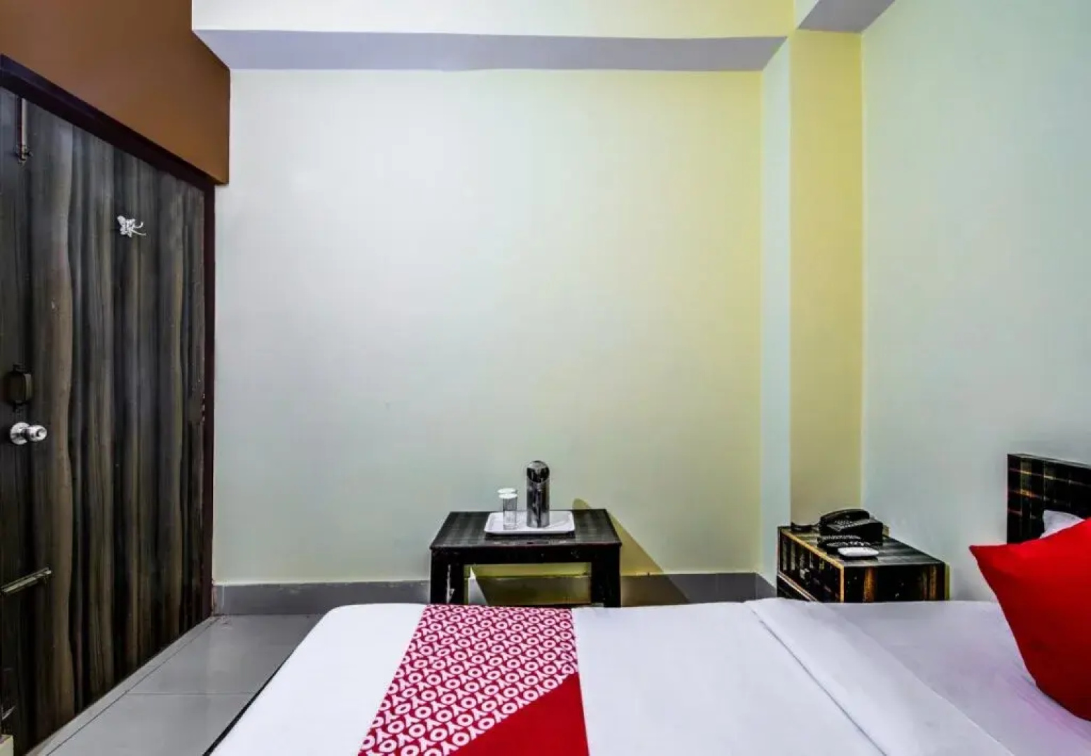 Hotel Deshbandhu By OYO Rooms