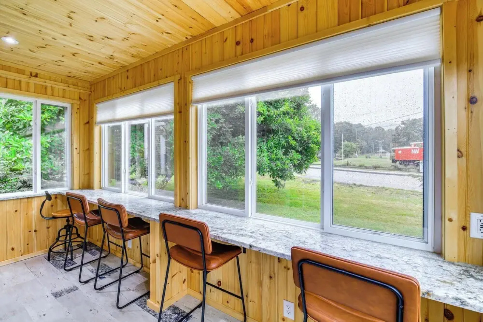 Charming Damascus Retreat w/ Deck & Creek Views!