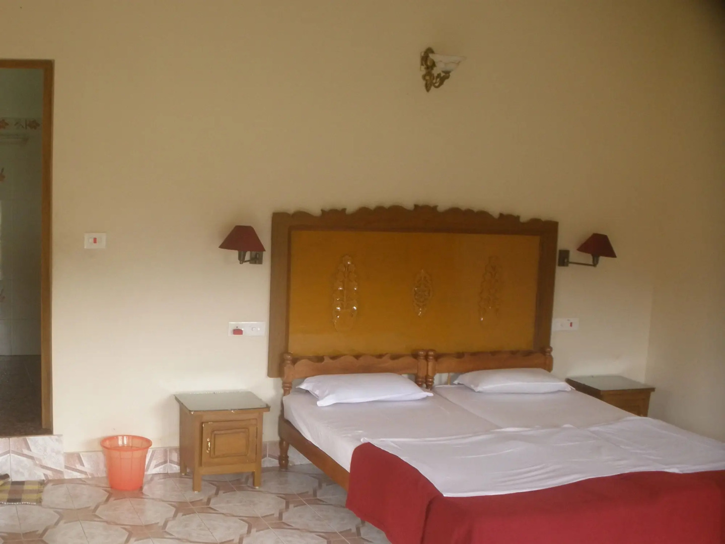 Jungle Palace Homestay