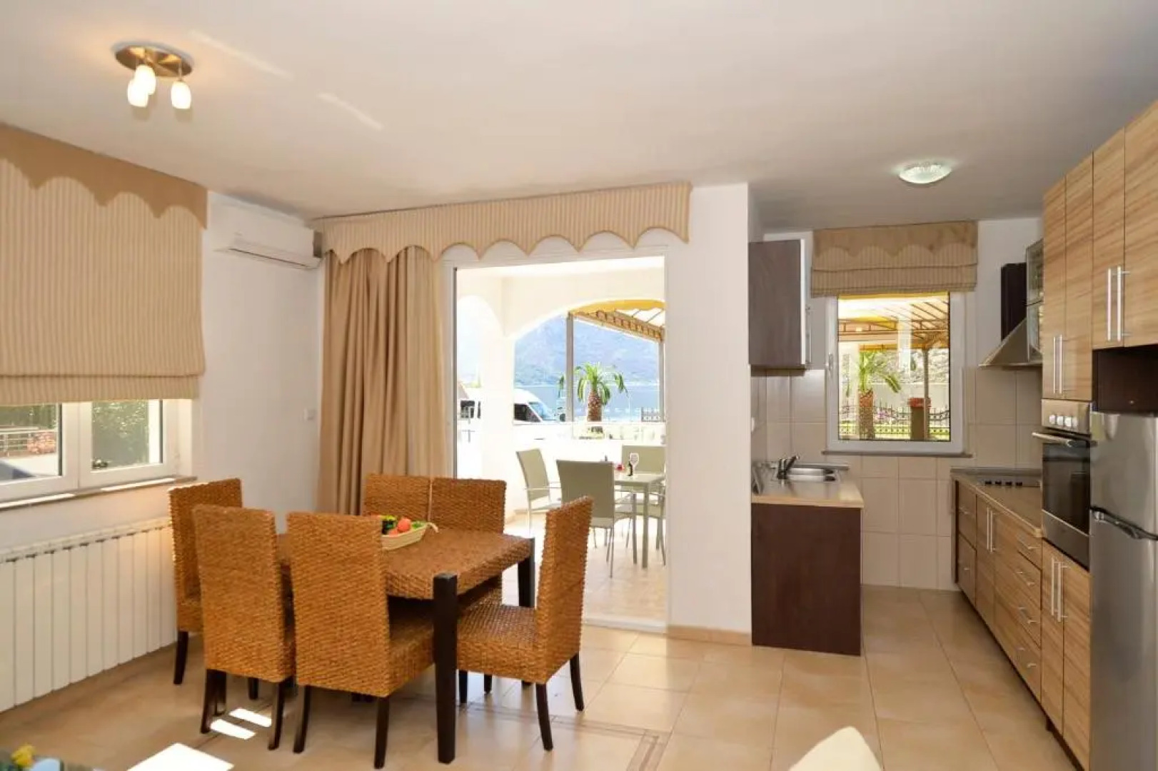 Fashion Beach Apartments