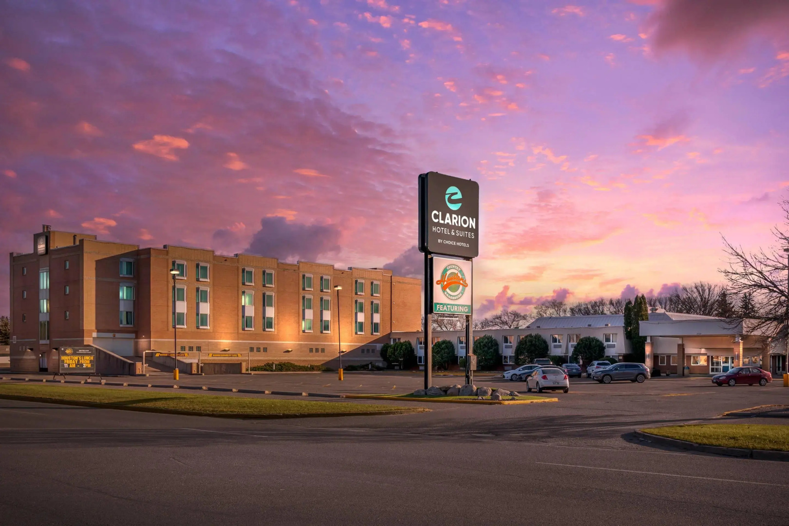 Clarion Hotel & Suites