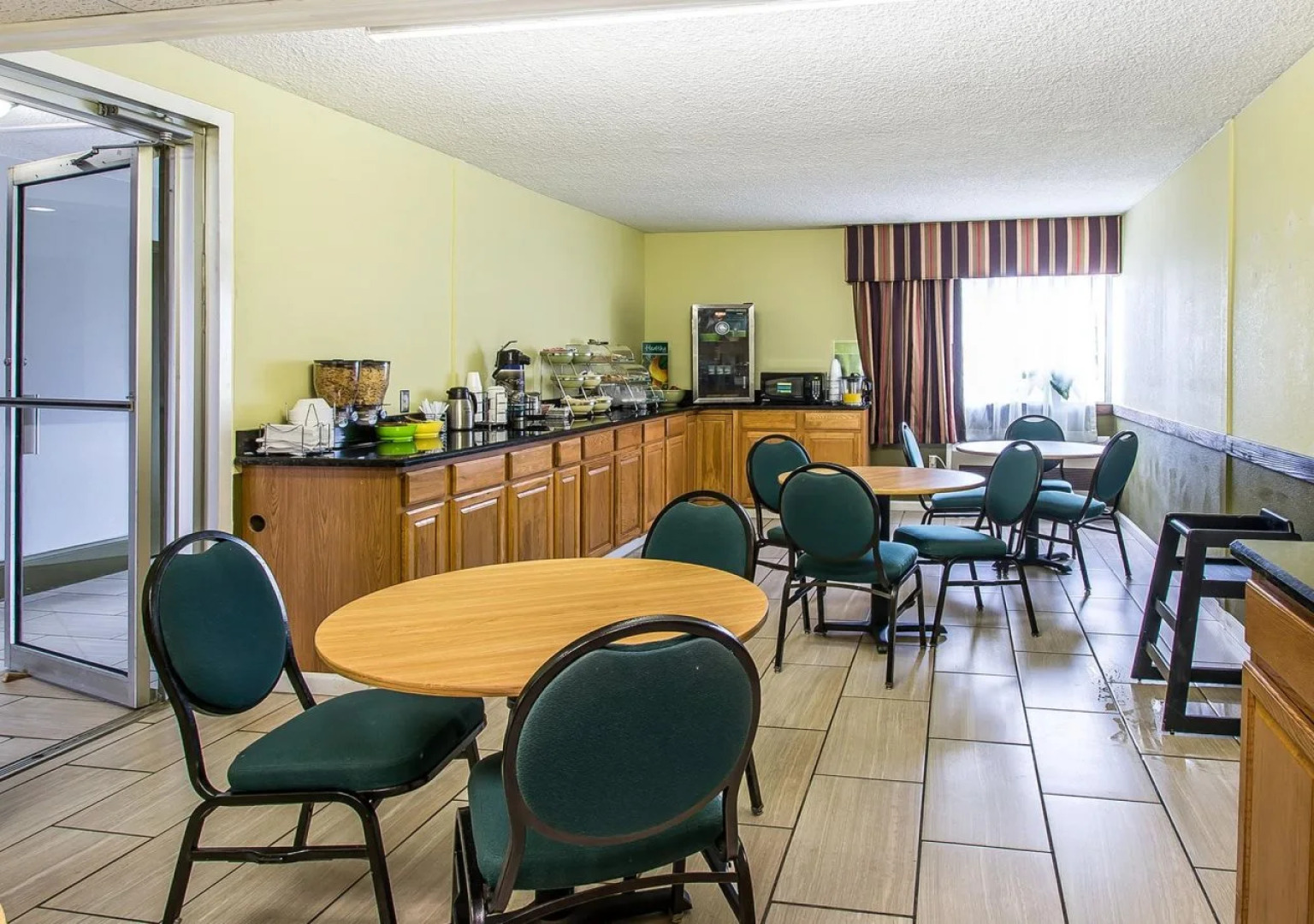 Days Inn by Wyndham Dothan