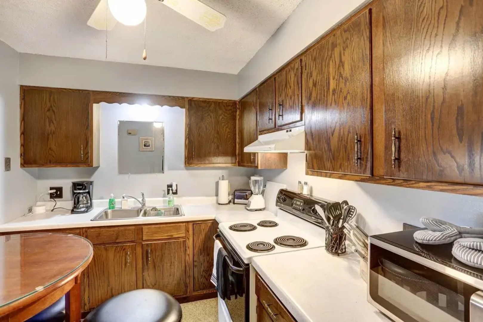 Pierre Vacation Rental - 9 Mi to Oahe Dam!