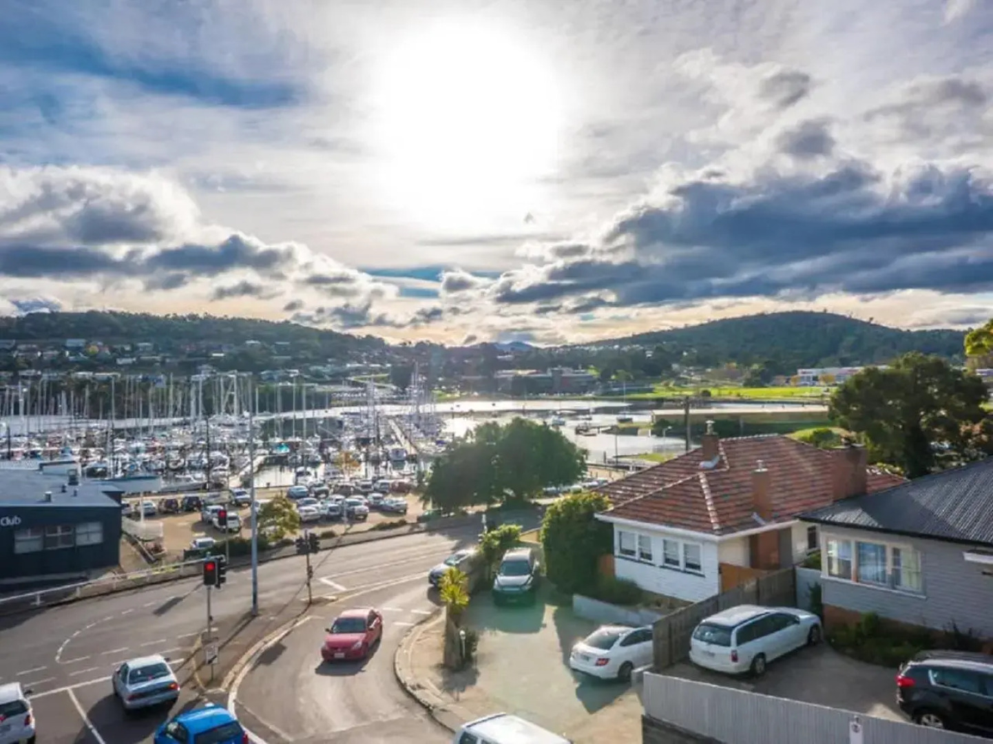 Bellerive Marina View Apartments No 28