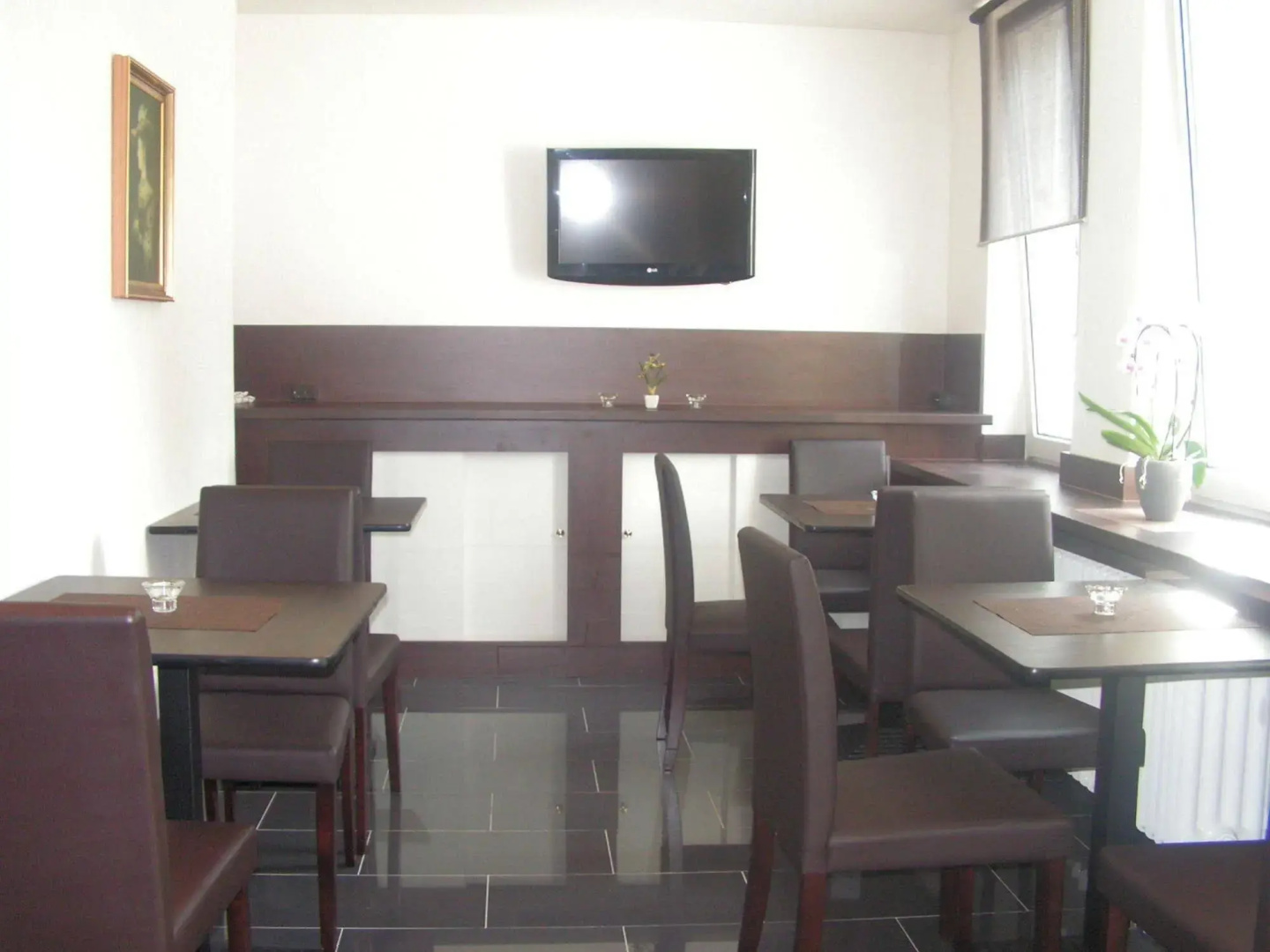 Hotel Mona