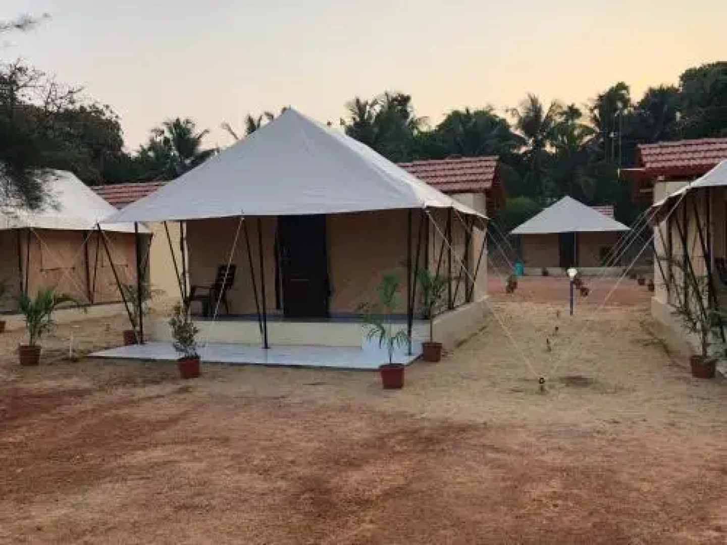 5 Mile Beach Resort
