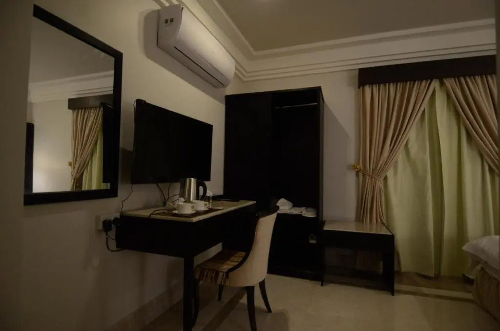 Al Joory Suites Hotel