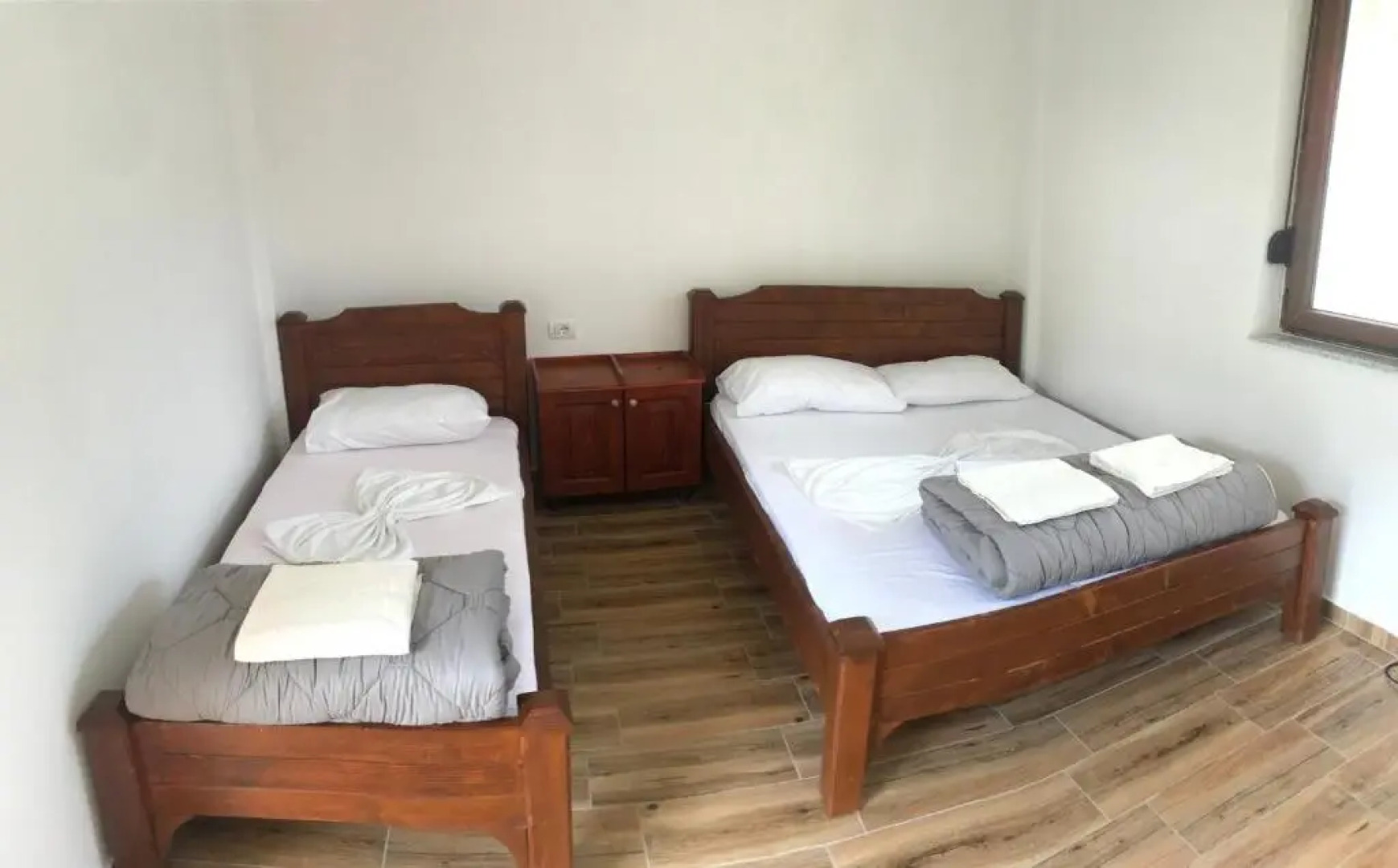 Lazer Cardaku Guest House