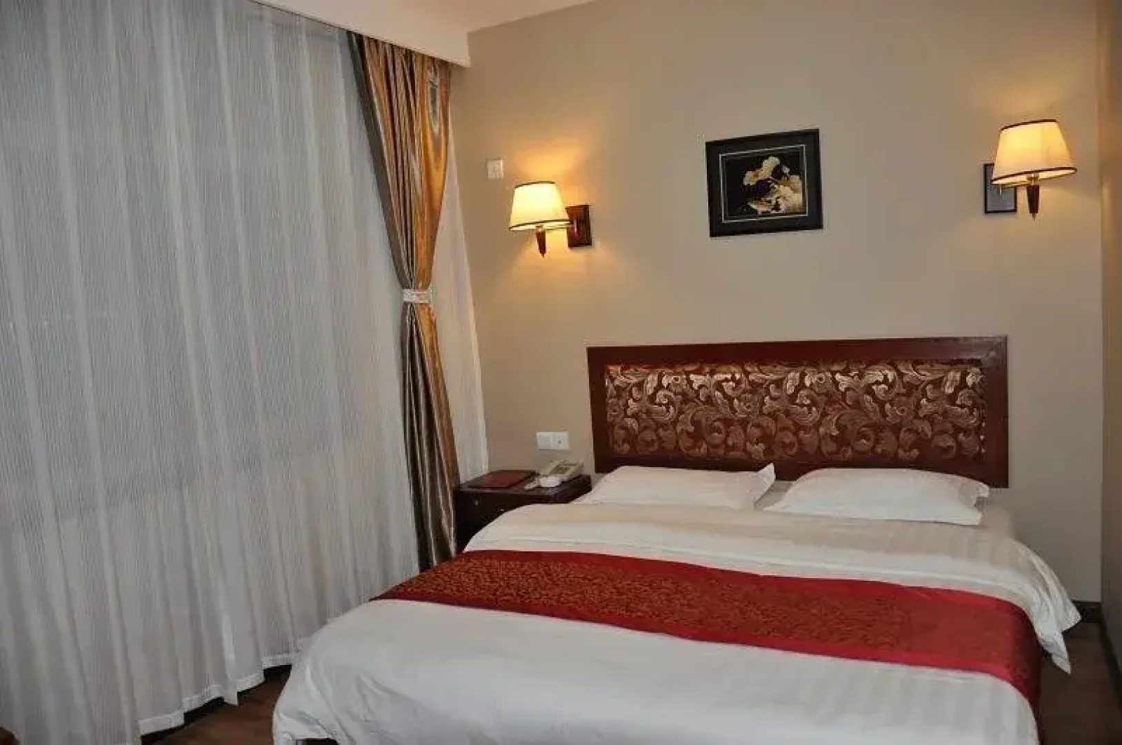 Longyi Business Hotel
