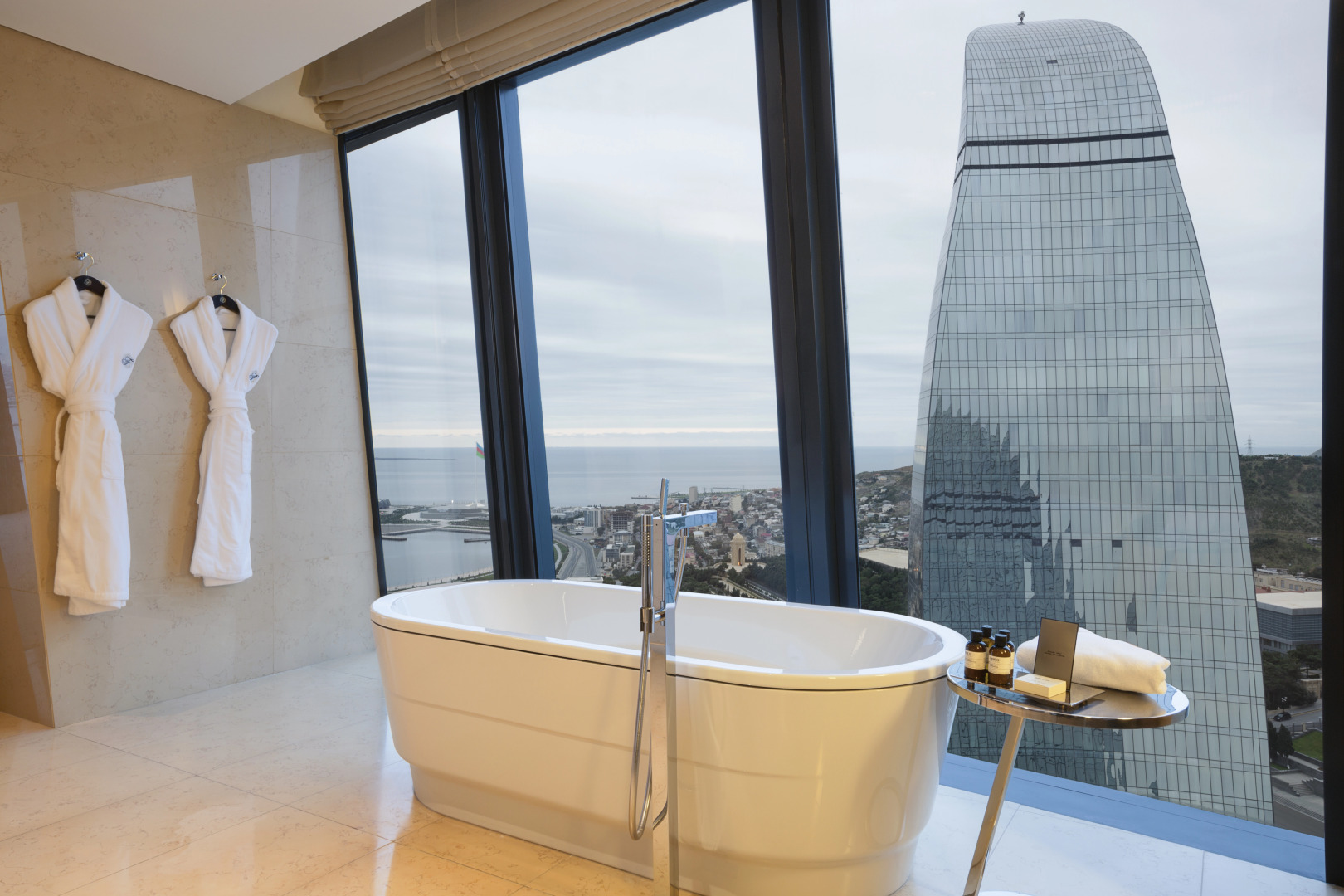 Отель Fairmont Baku at the Flame Towers