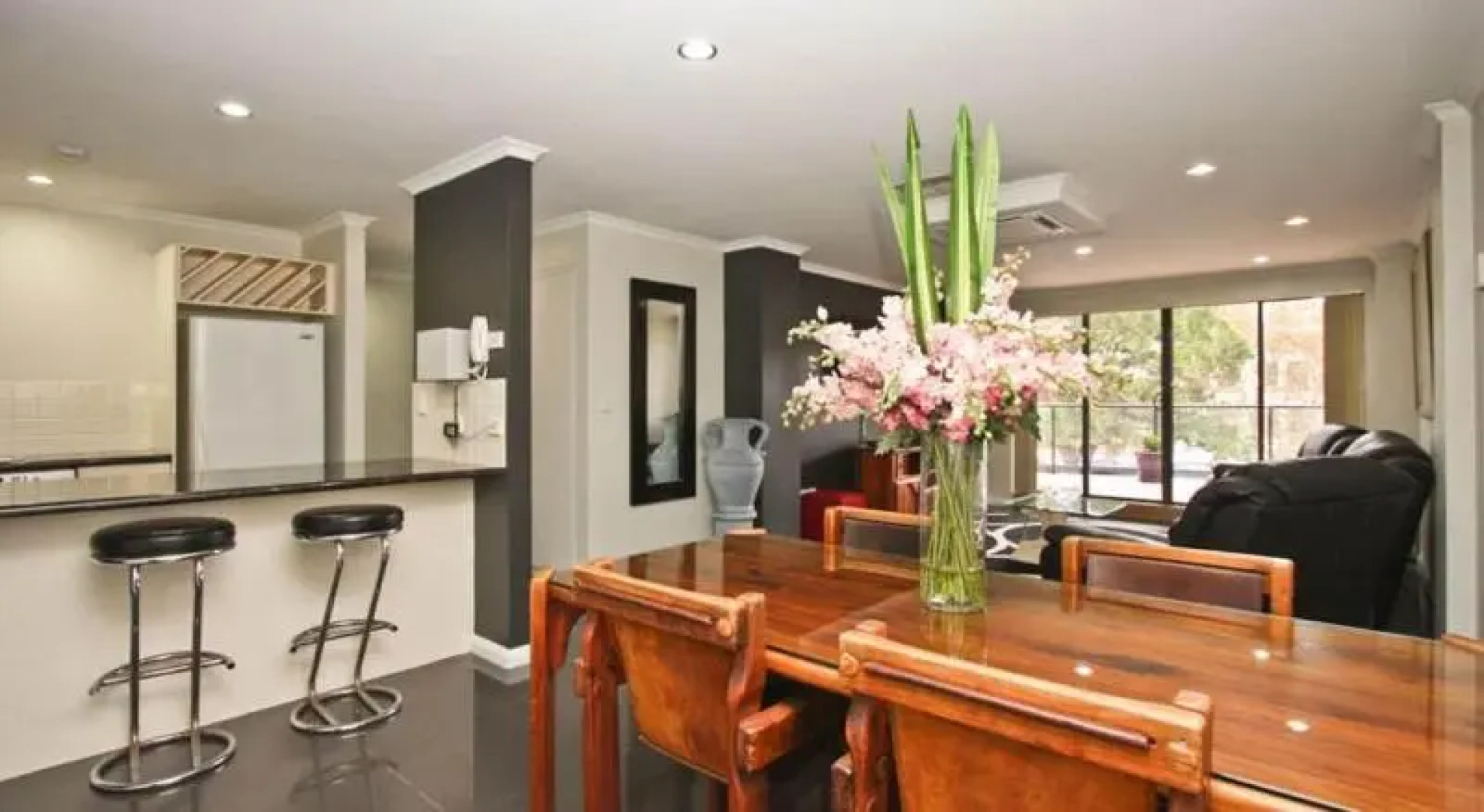 Nautilos on The Harbour