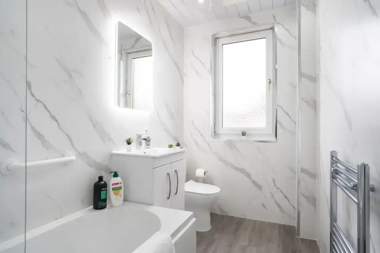 2 Bedroom Apartment-free Parking