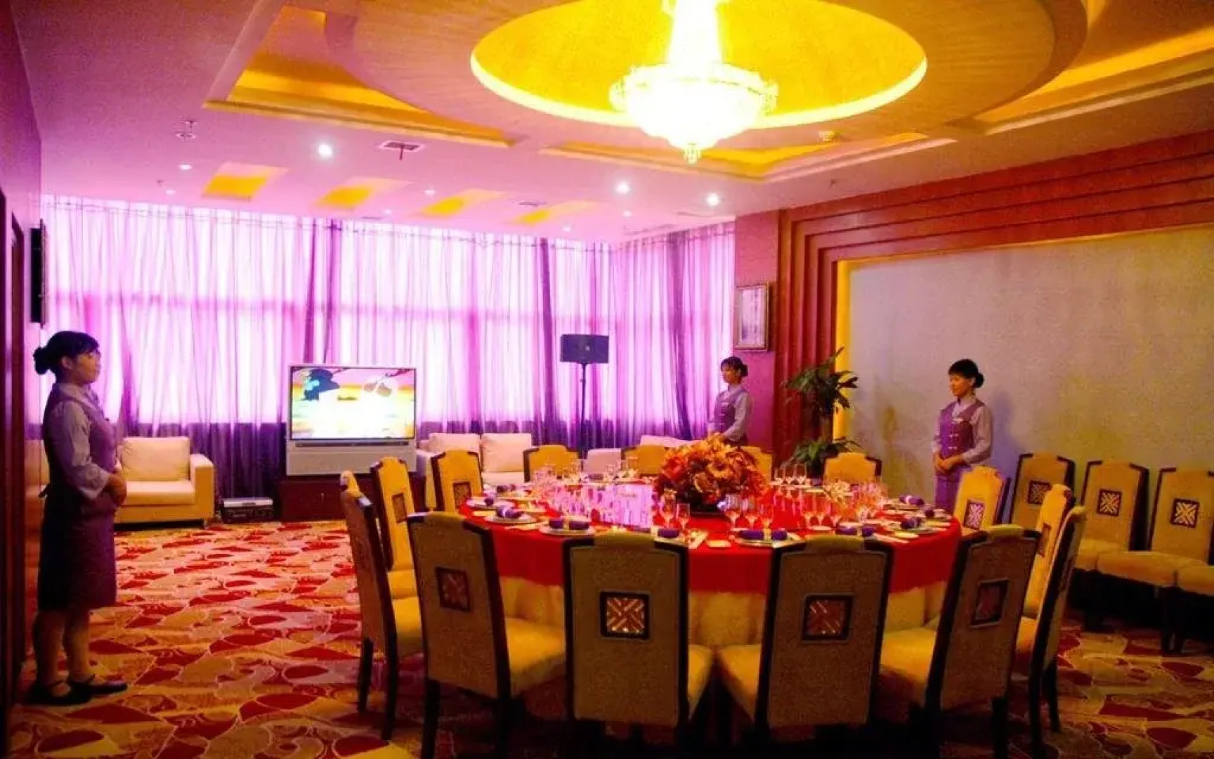 Xinfeng Holiday Hotel