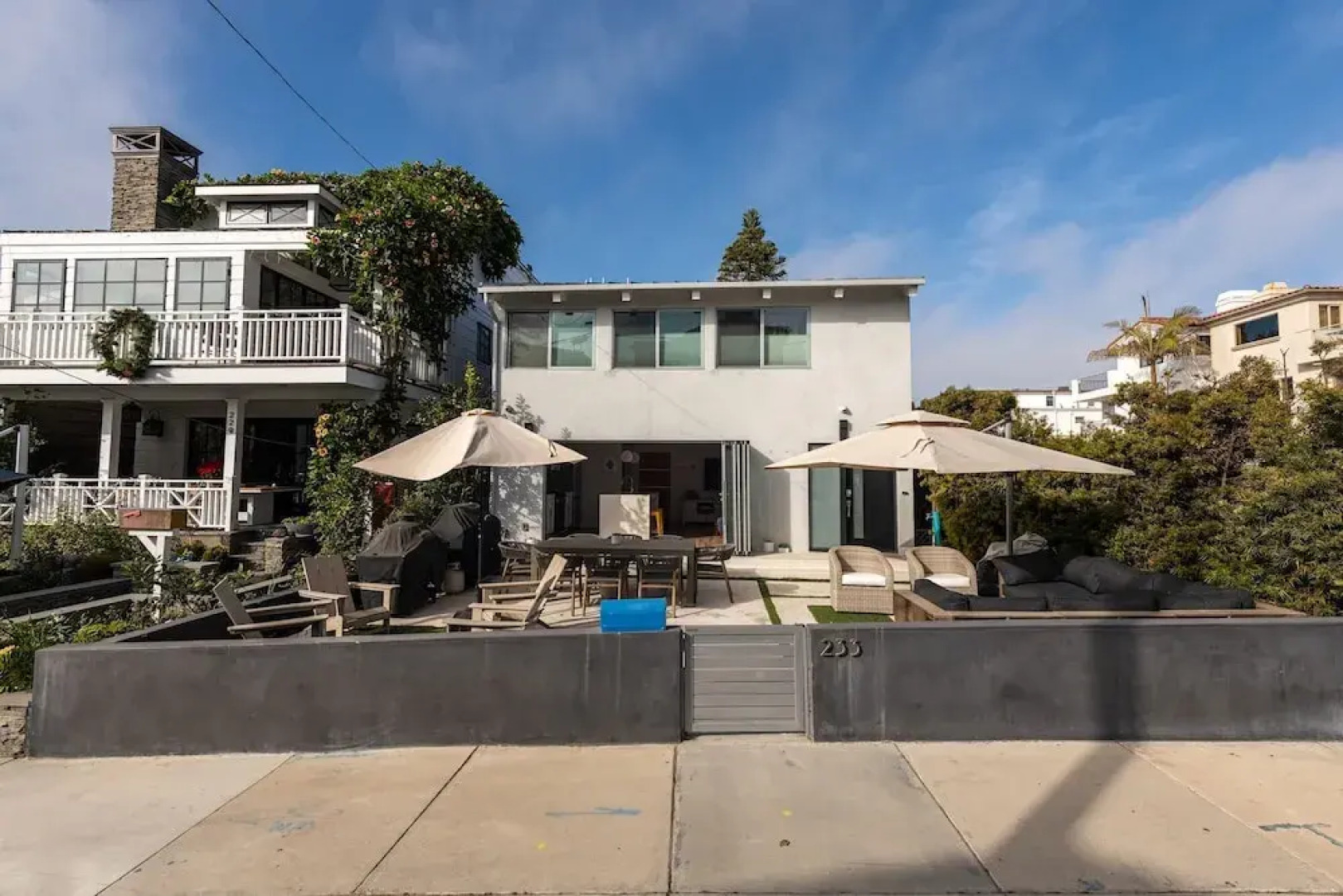 Your Coastal Getaway in Manhattan Beach Awaits