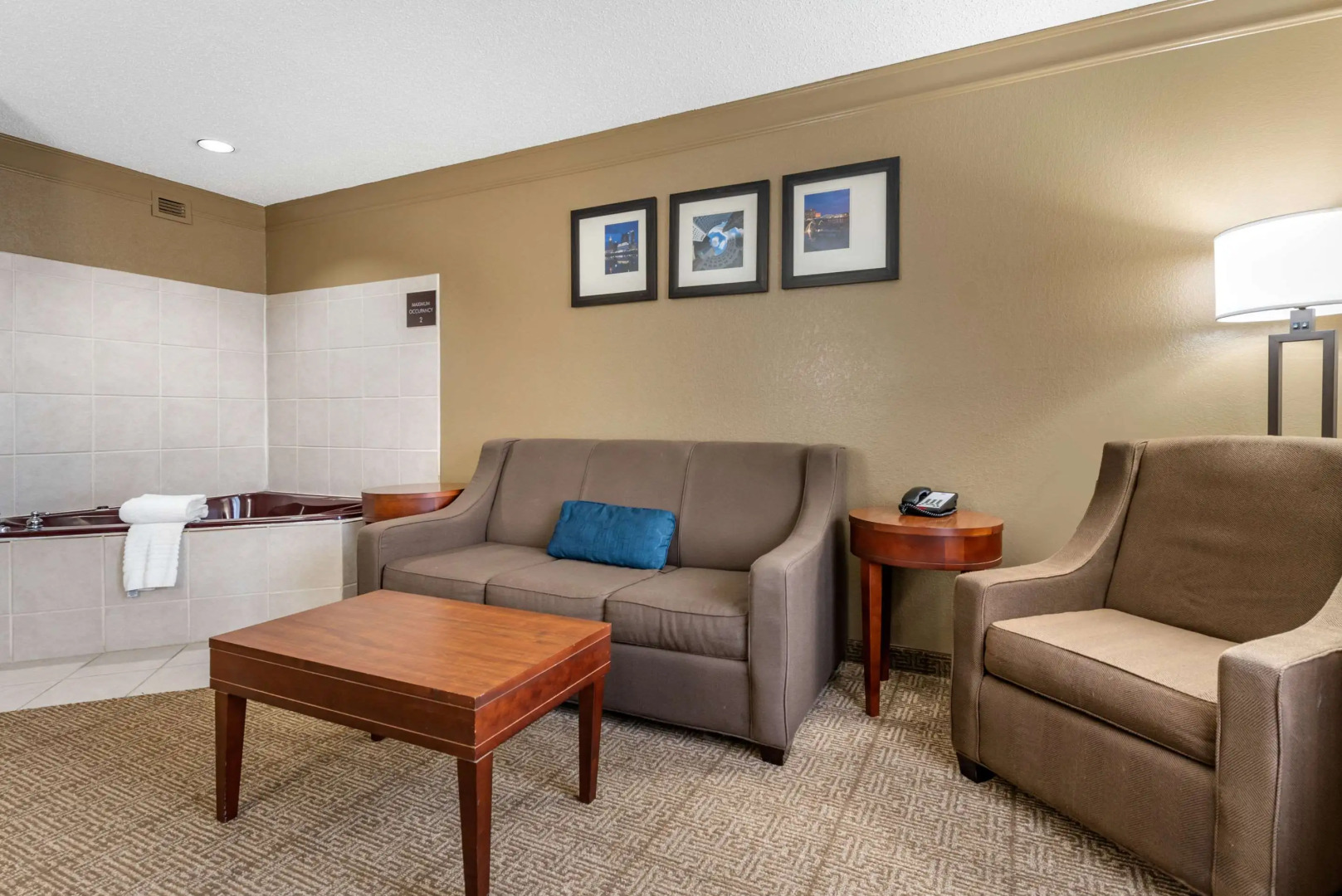 Comfort Inn & Suites Heath - Newark South