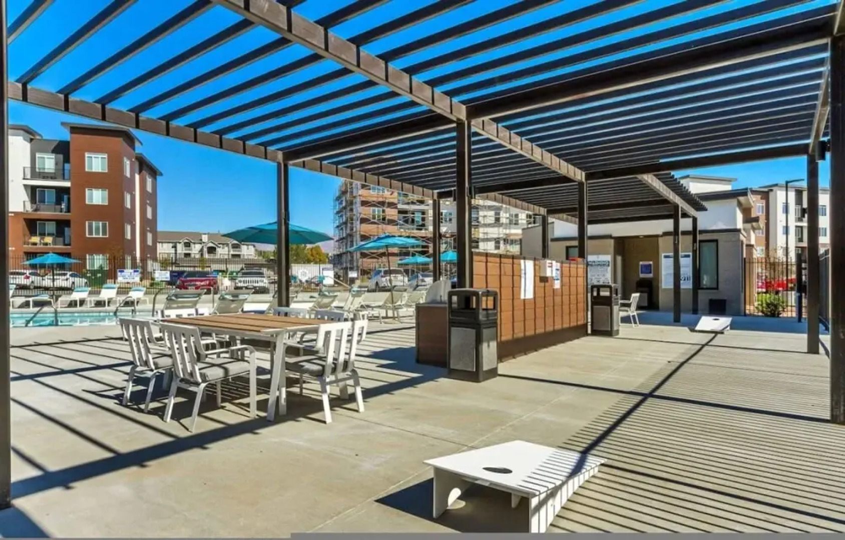 Family Friendly - 4th Story w Elevator - King Beds