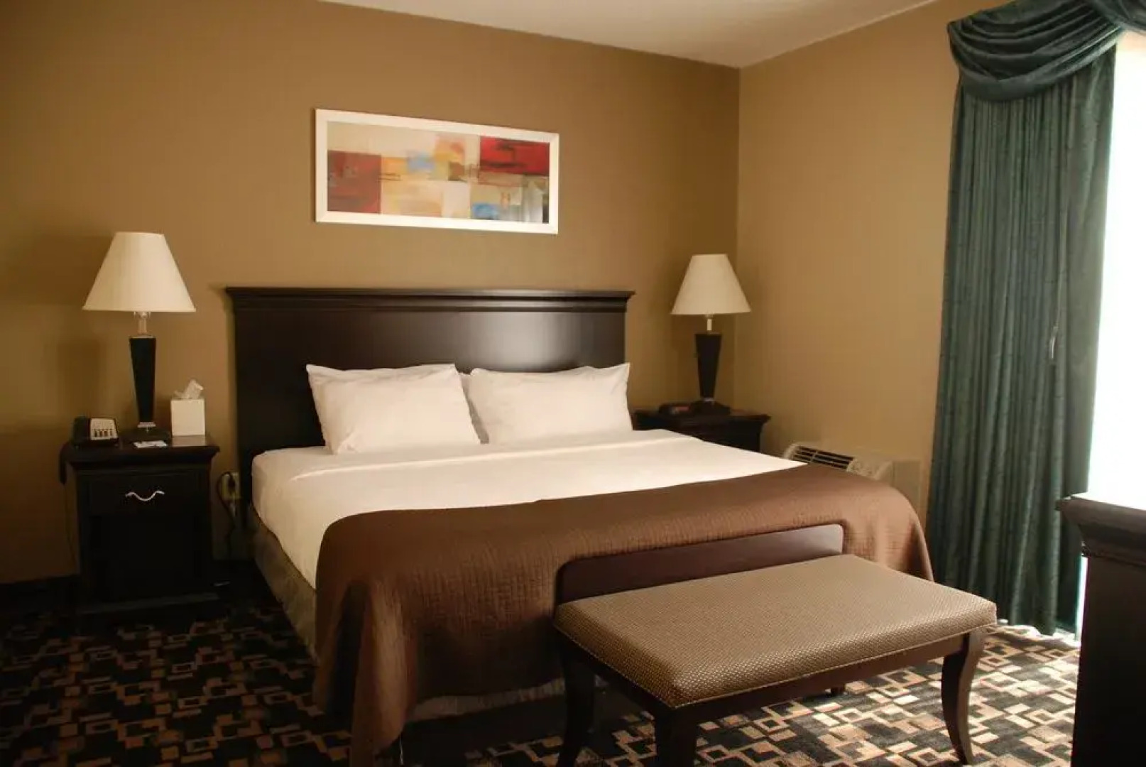 The Plaza Hotel & Suites Winona