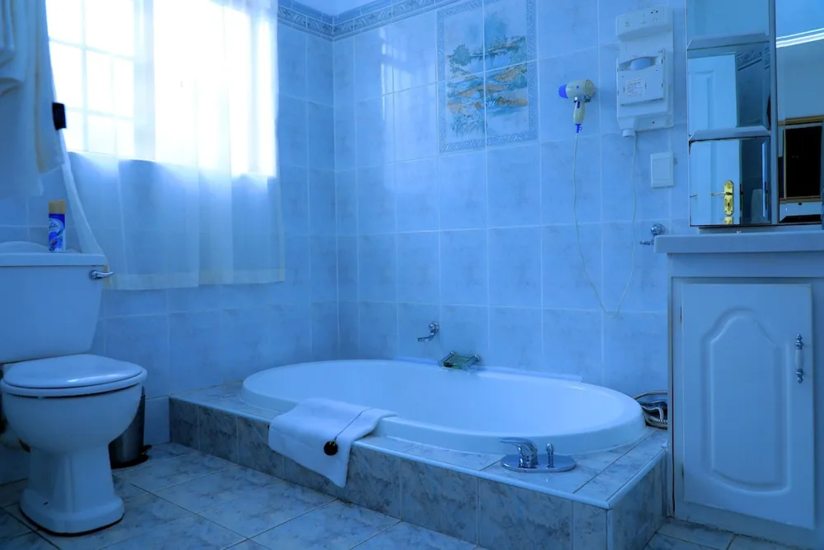 Kings Tide Boutique Hotel