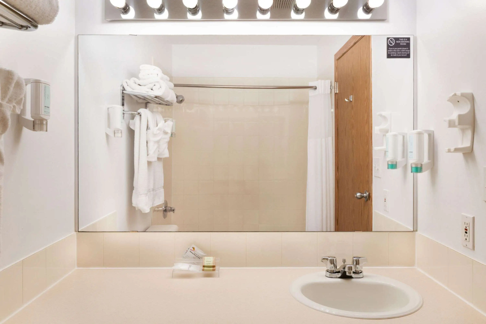 Super 8 by Wyndham Drayton Valley