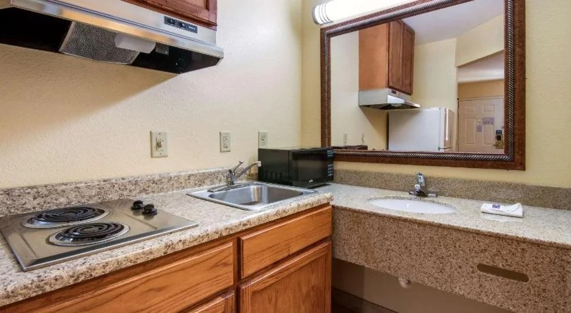 Rodeway Inn & Suites