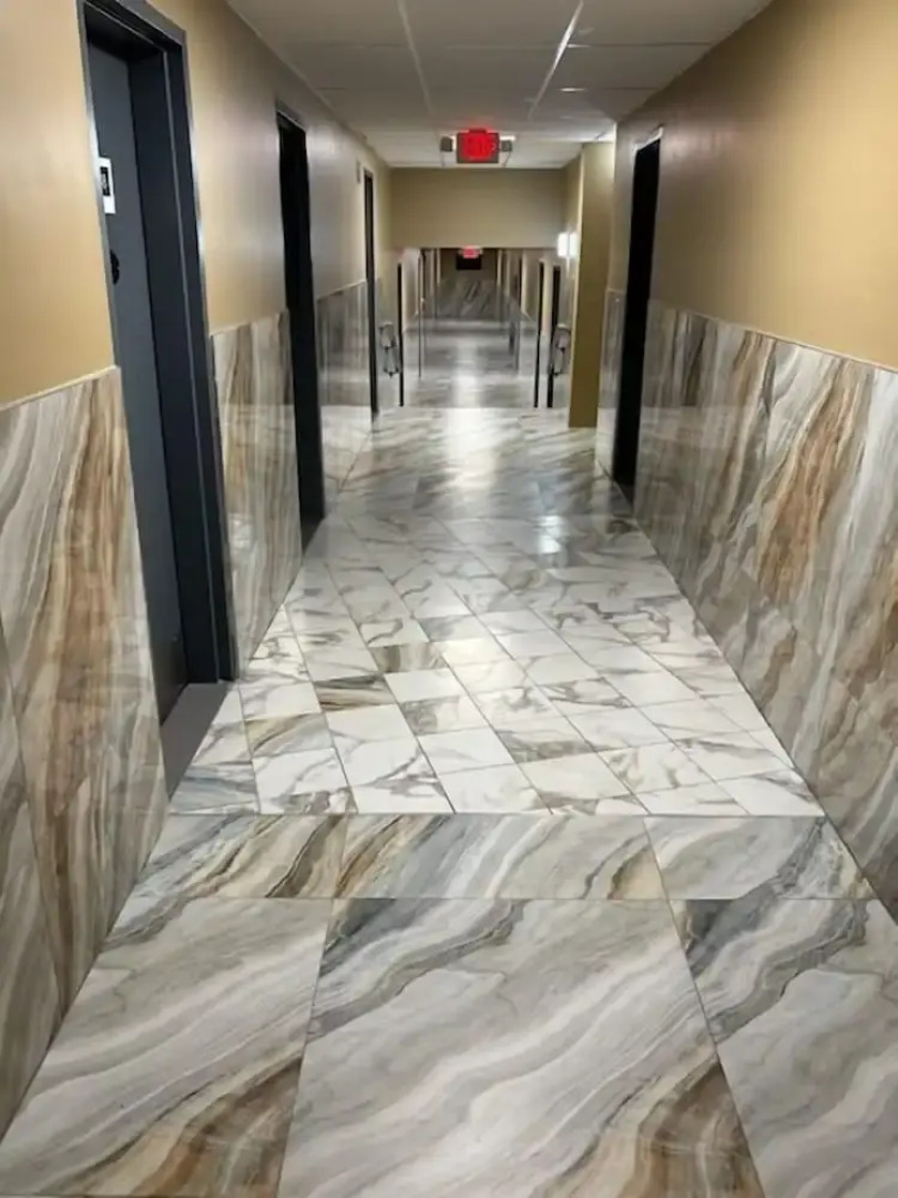 Townhouse Inn & Suites