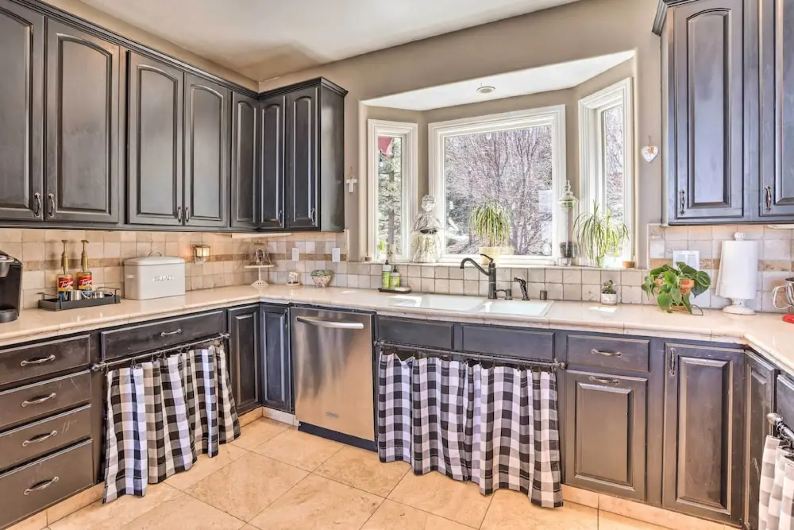 Lovely Lake Arrowhead Home w/ Private Hot Tub