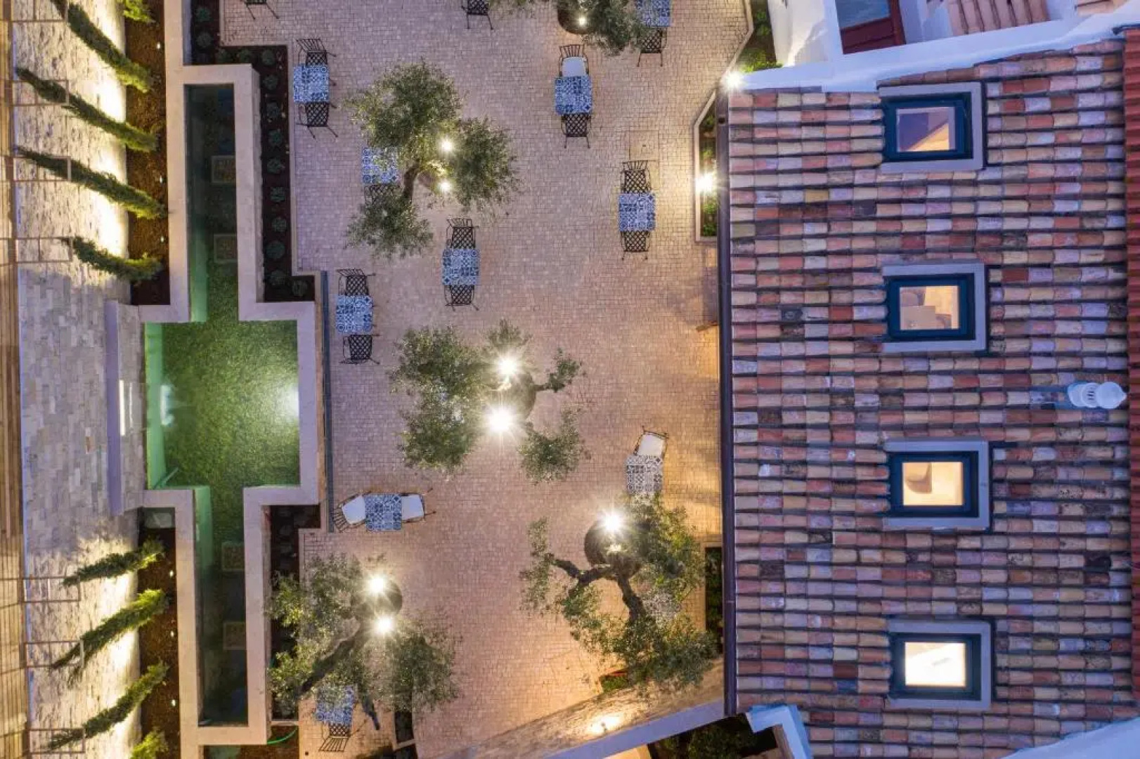 Eleven, Boutique luxury house & garden