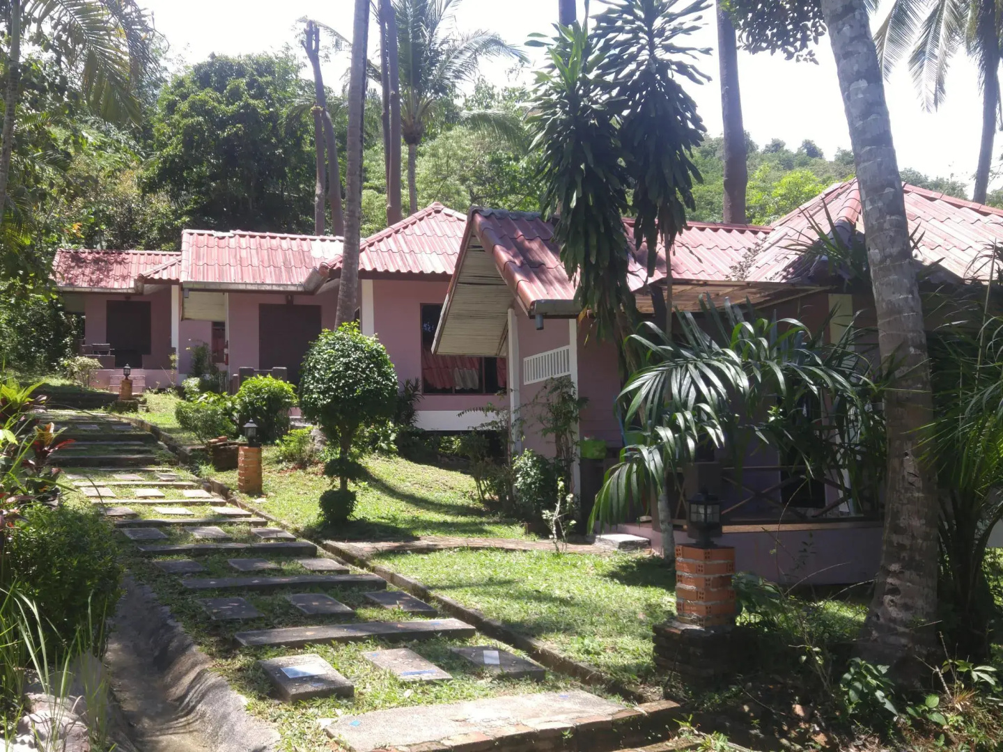 Fullmoon House & Resort