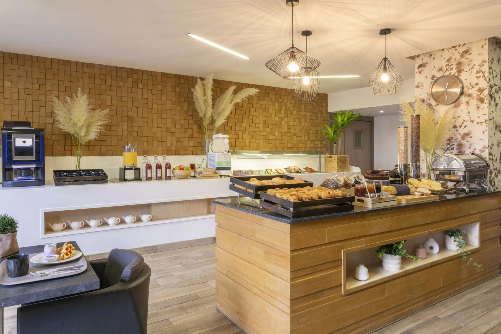 Kyriad Chambery Centre Curial